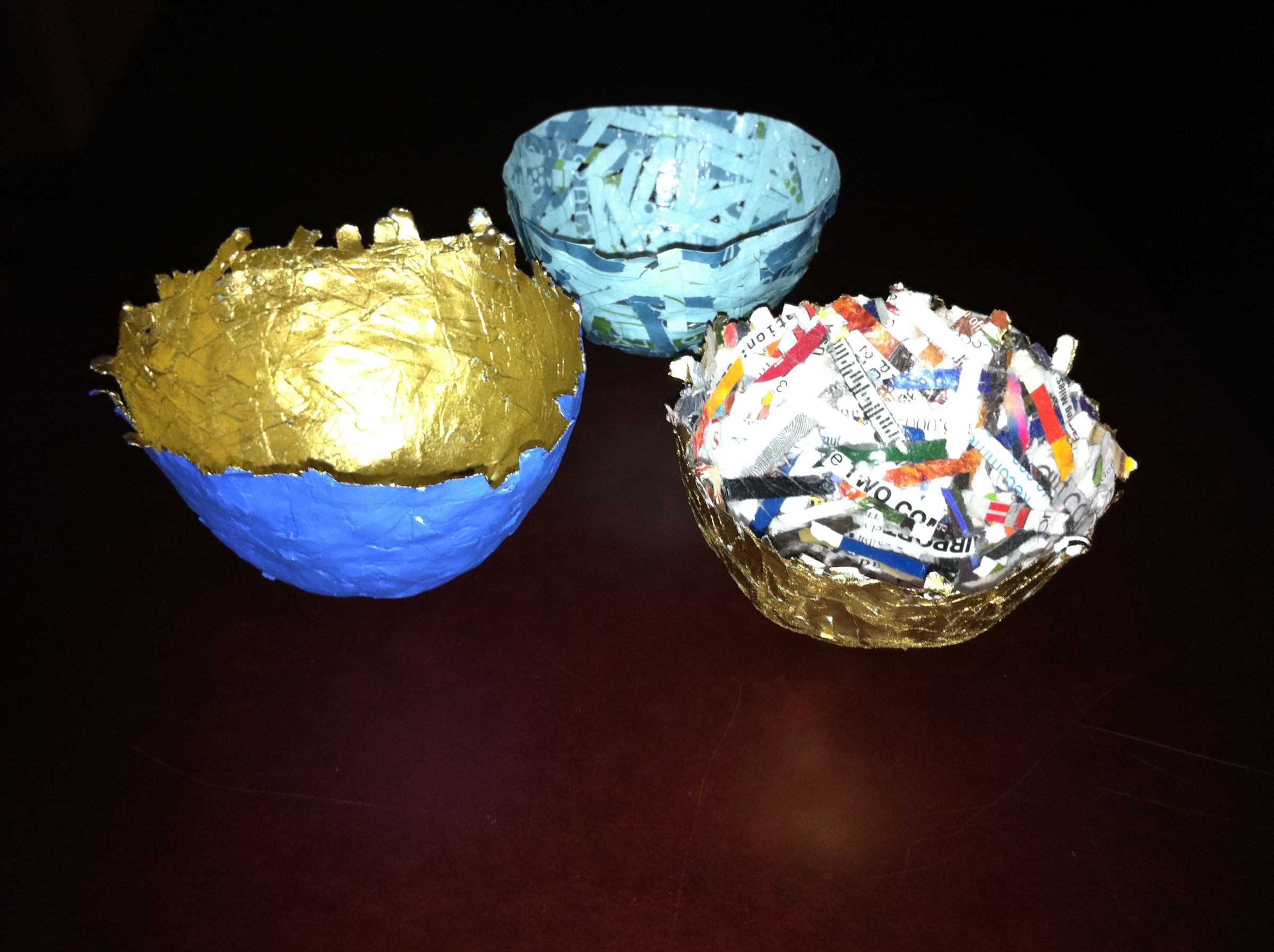 DIY guide for Decorative bowls from recycled paper with step-by-step instructions