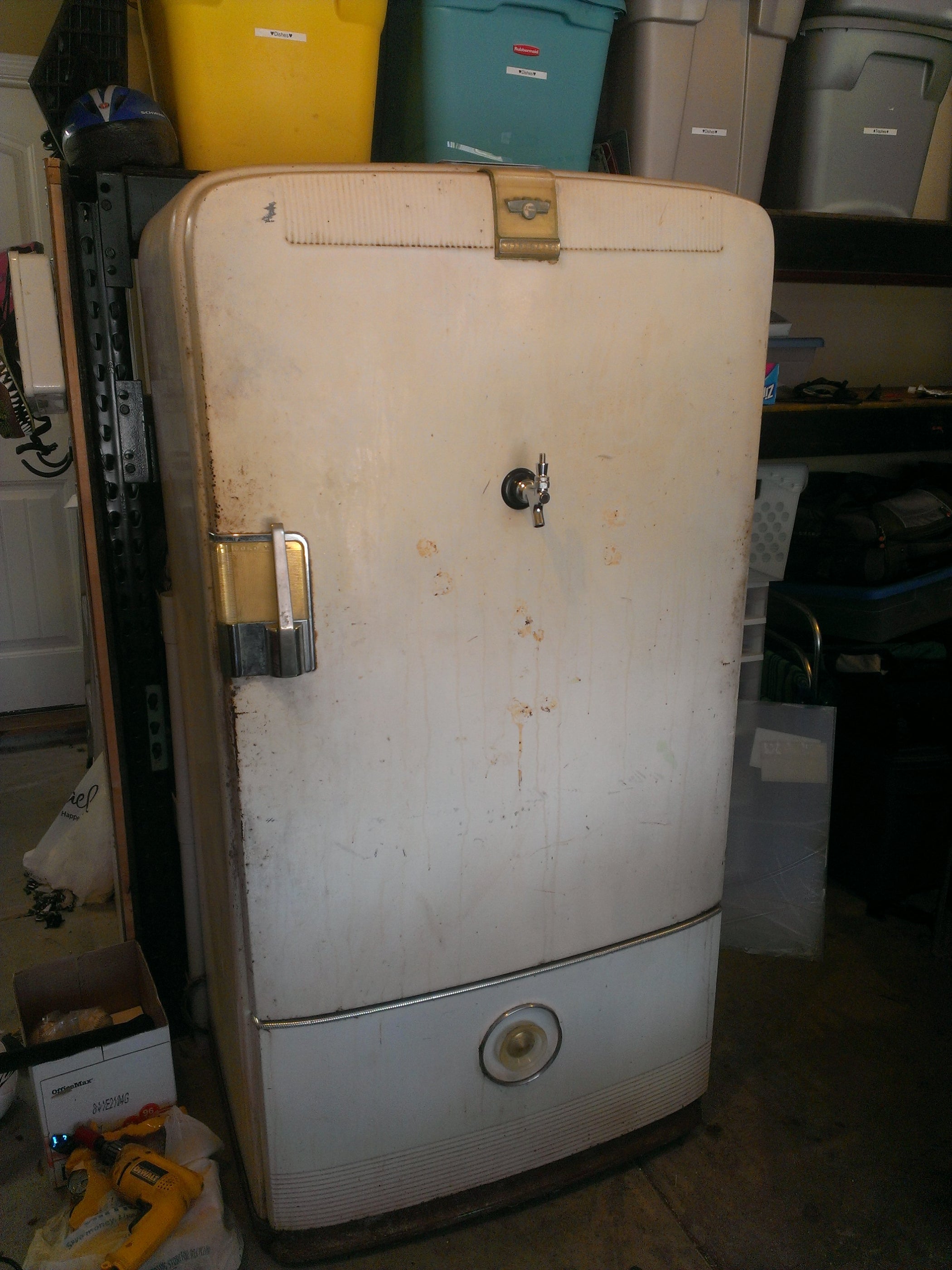 Convert a Vintage Fridge Into a OneofaKind Kegerator 6 Steps