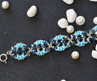 beebeecraft diy project - how to make a blue 2-hole seed beads stitch bracelet DIY Project DIY Project Image