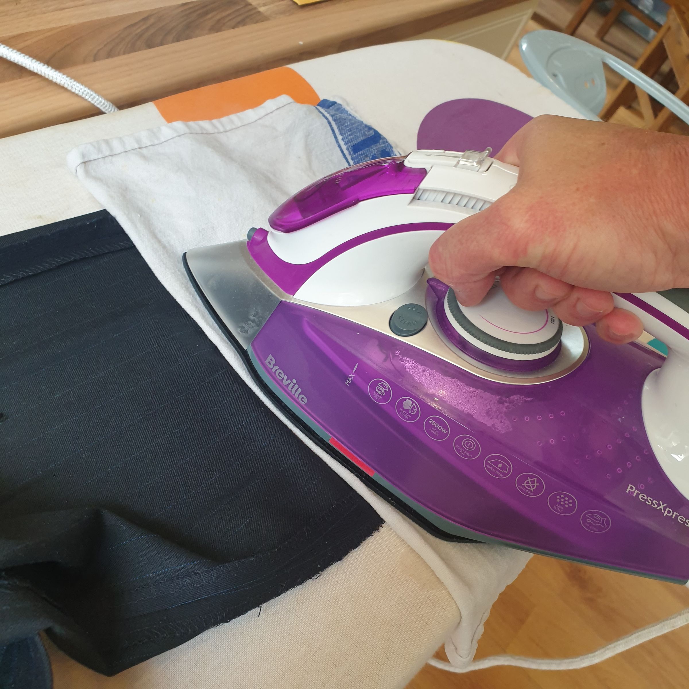 How to Use Hemming Tape (Wonderweb/Wundaweb) on Trousers 5 Steps