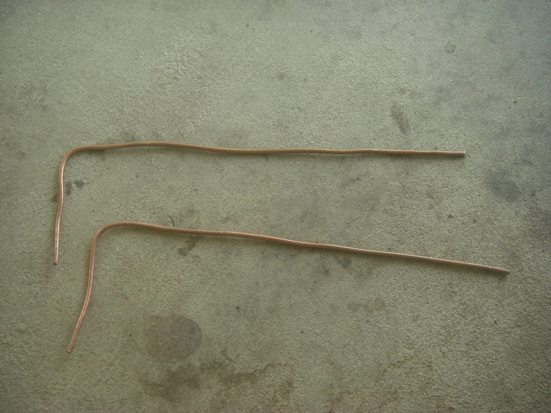 Super Cool Dowsing Rods!!!!!!! 3 Steps Instructables