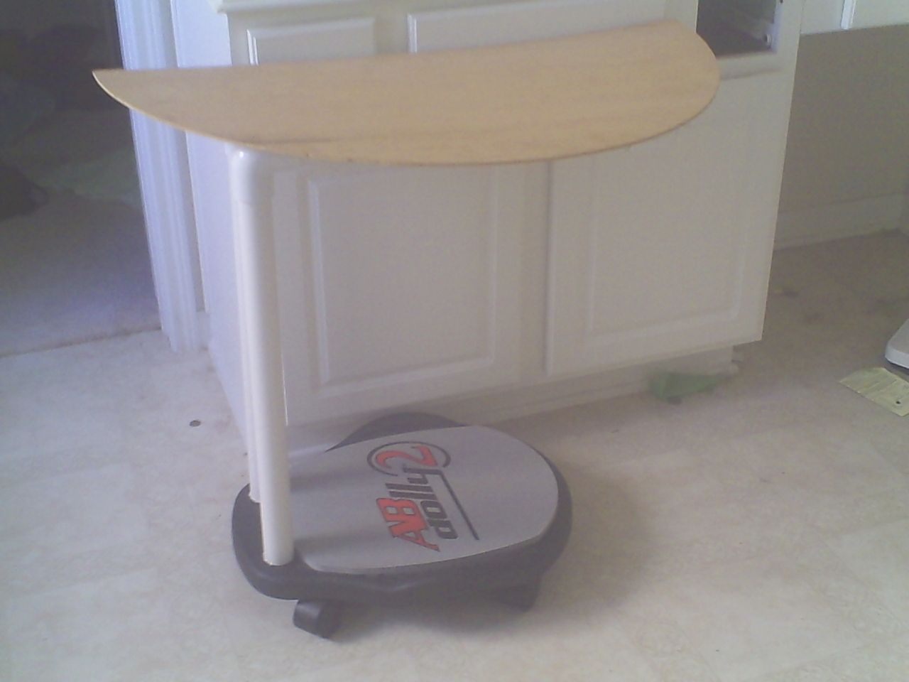 Moveable Laptop Stand/mini Desk. 4 Steps Instructables