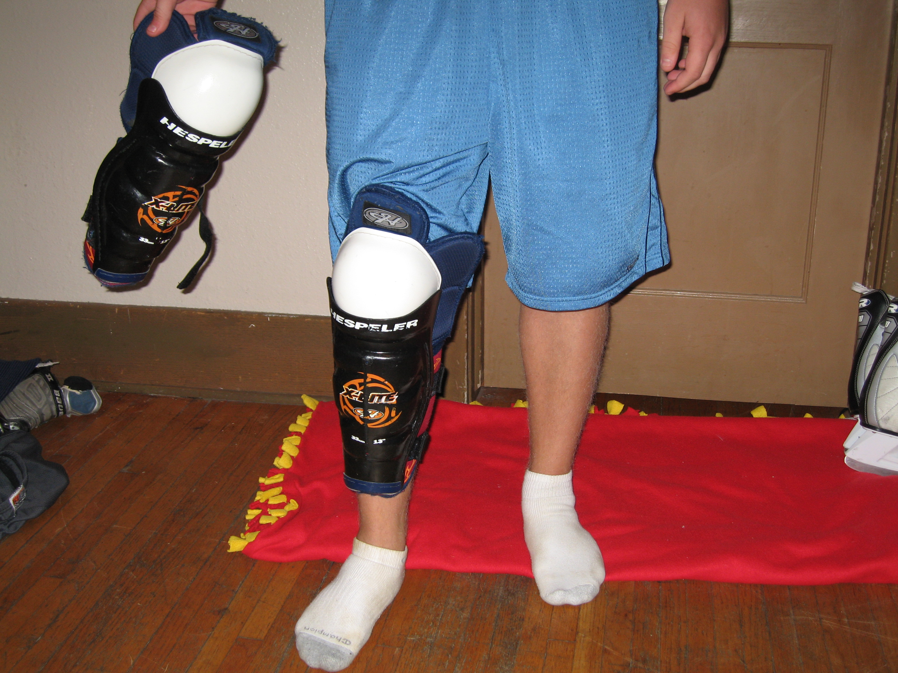 A How to Gearing Up for Hockey 10 Steps (with Pictures) Instructables