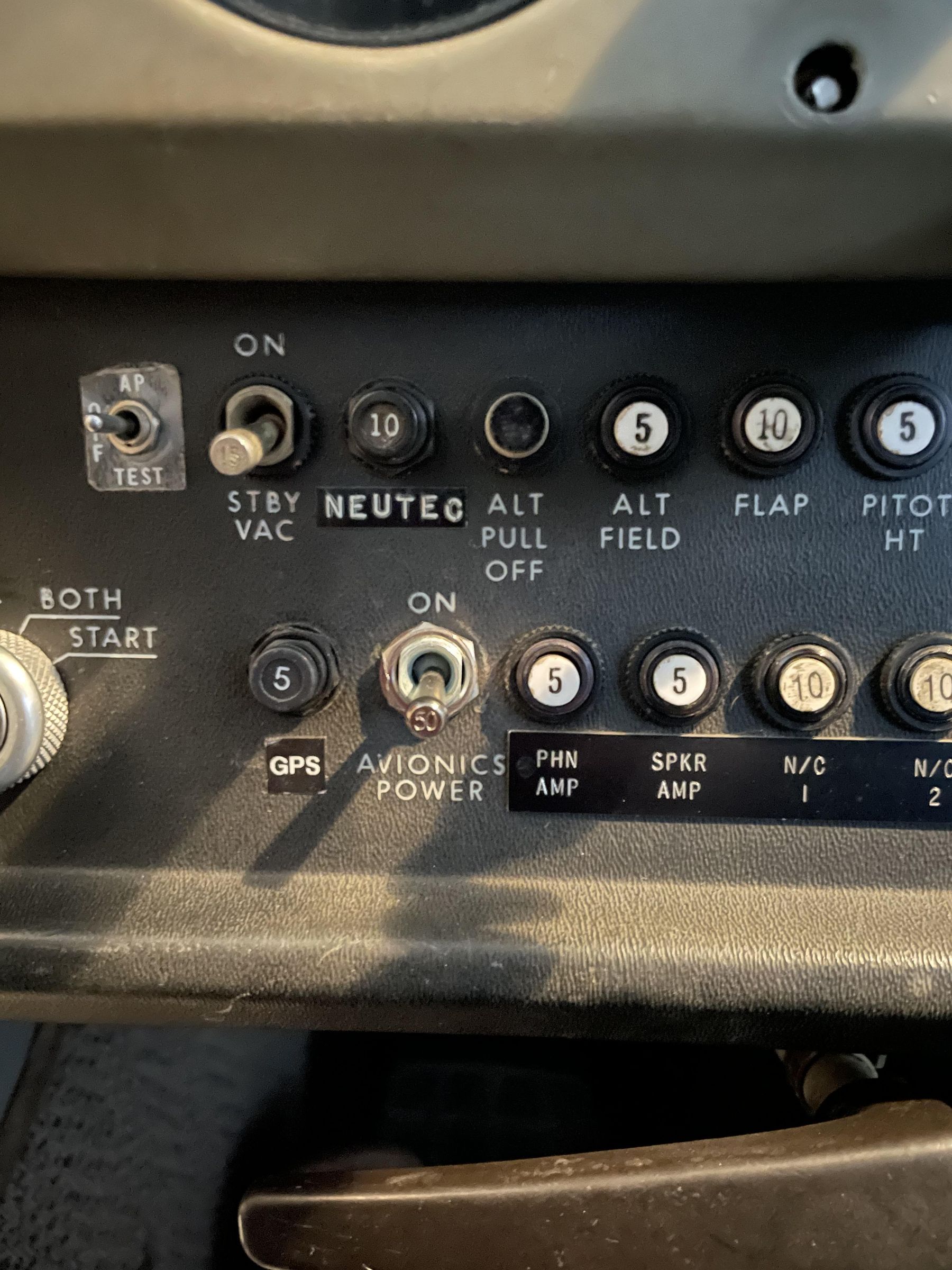 How to Start a Cessna 172 10 Steps Instructables