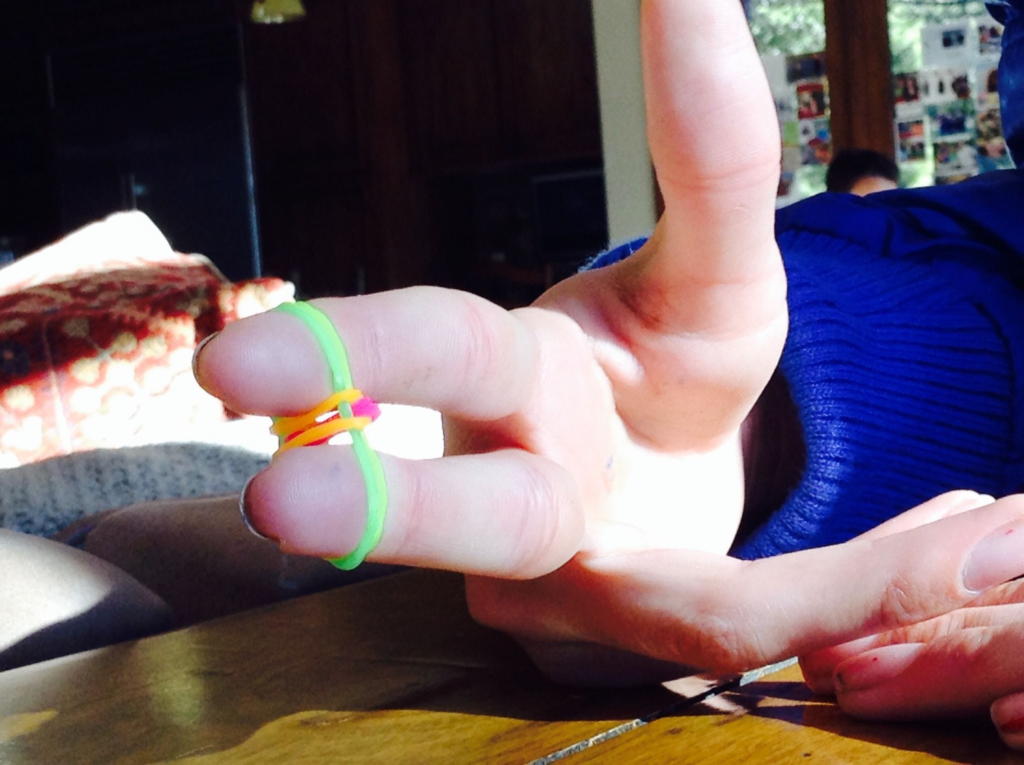 Rainbow Loom Fishtail on Your Fingers 6 Steps (with Pictures
