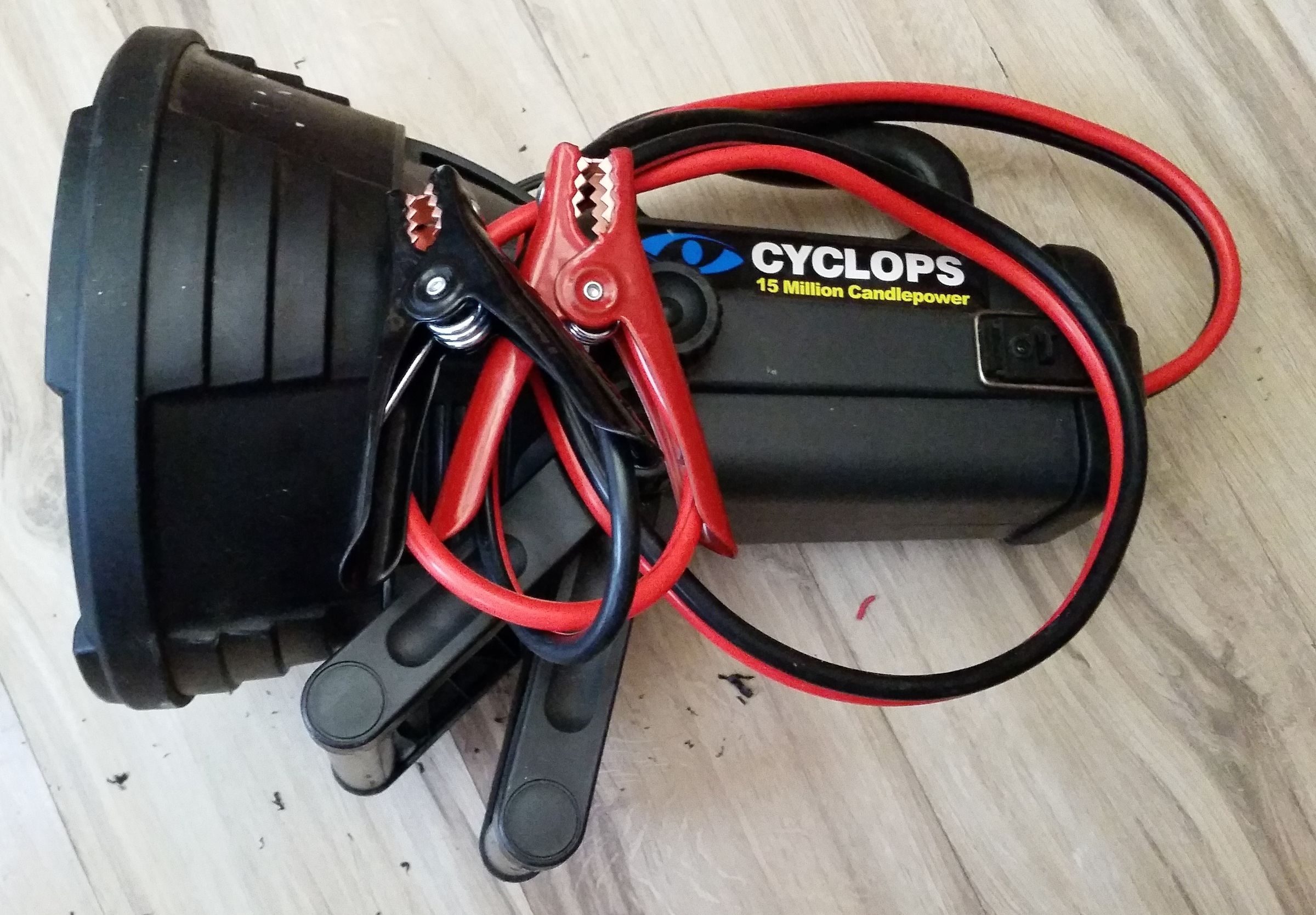 Recycled Spotlight For Camping 12v Dc 9 Steps With Pictures Instructables