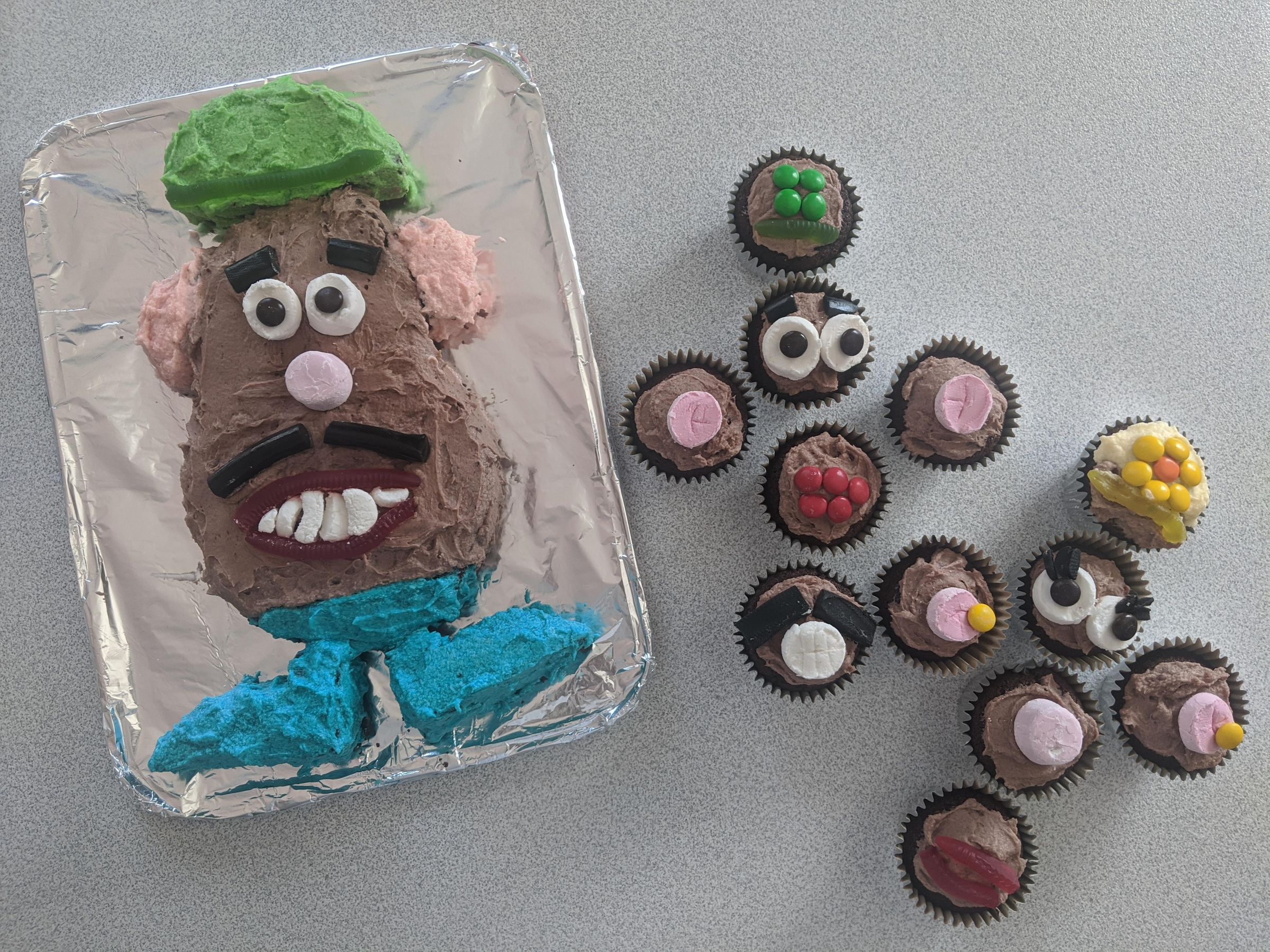 Mr and Mrs Potato Head Cupcakes and Cake Made From Chocolate Potato Cake :  19 Steps (with Pictures) - Instructables