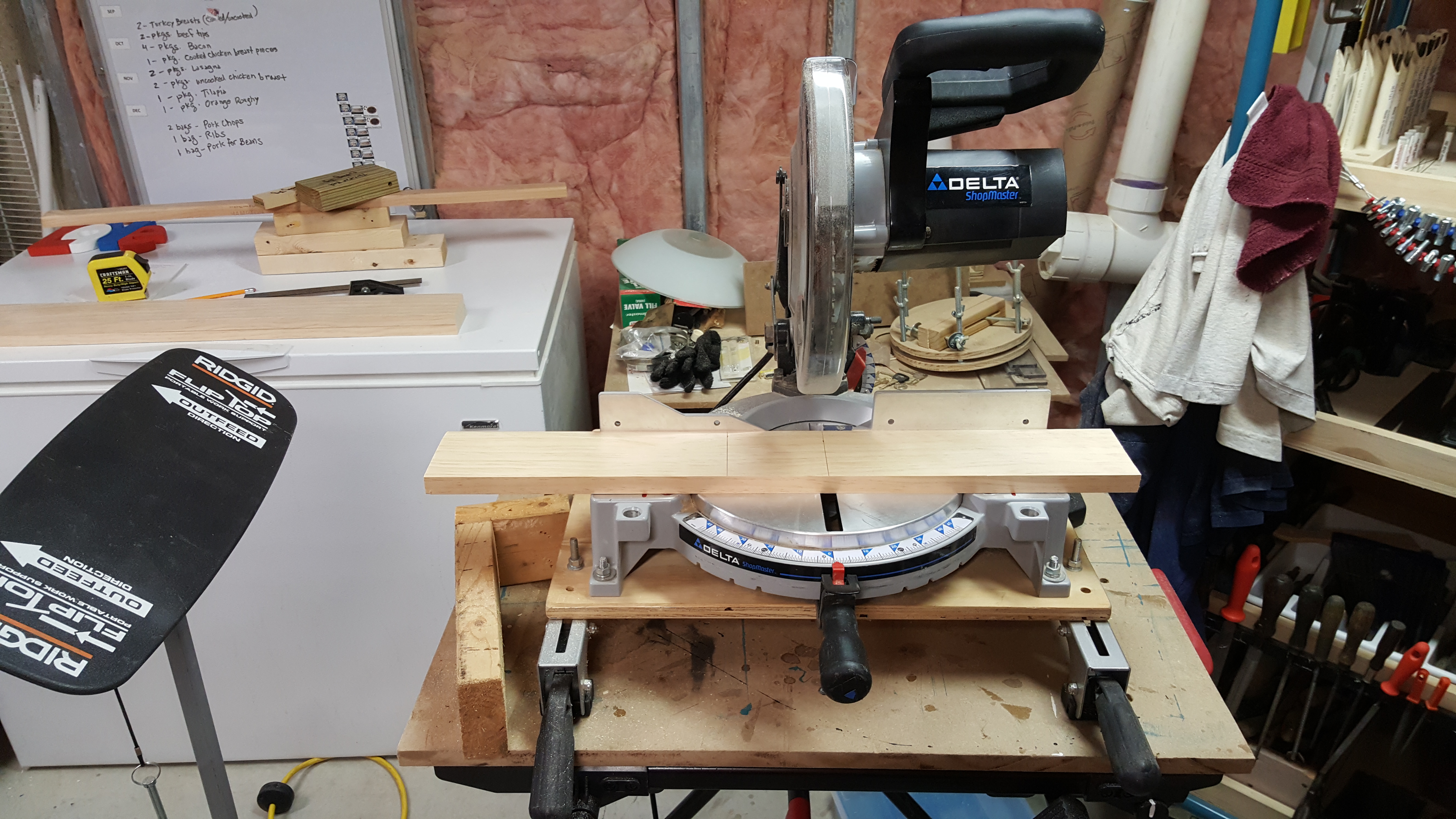 Wall Mount Rolled Neck Tie Display 4 Steps (with Pictures