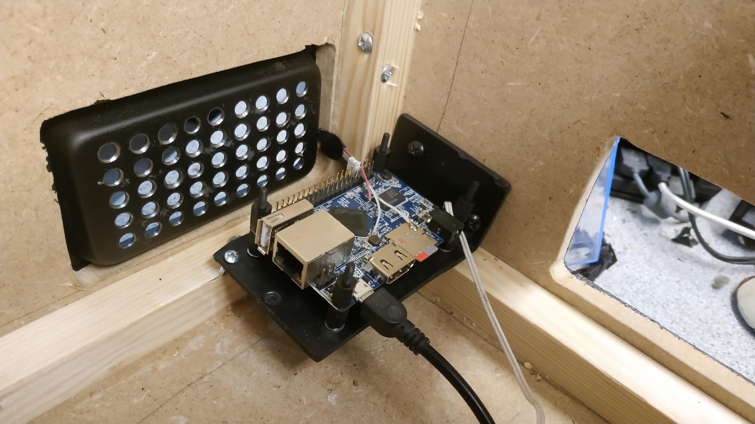 DIY Lyric Monitor for Stage 7 Steps (with Pictures) Instructables