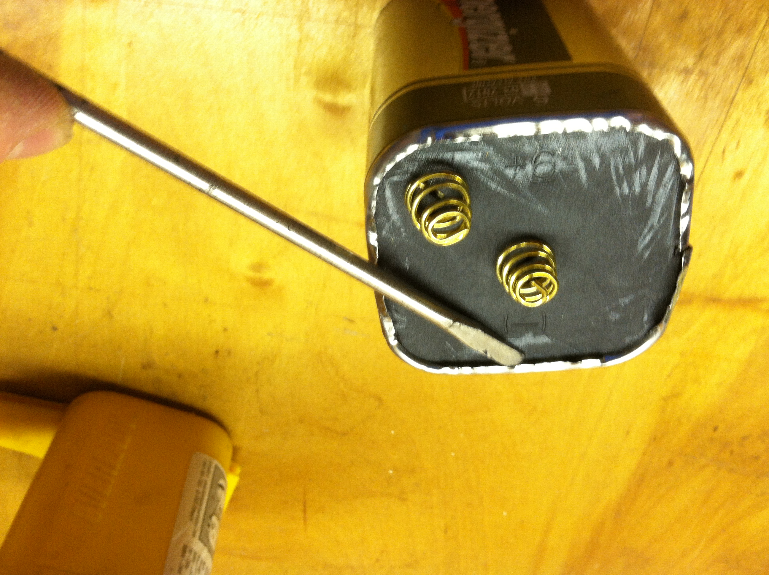 6 Volt Lantern Battery to D Cell Mod! 5 Steps Instructables