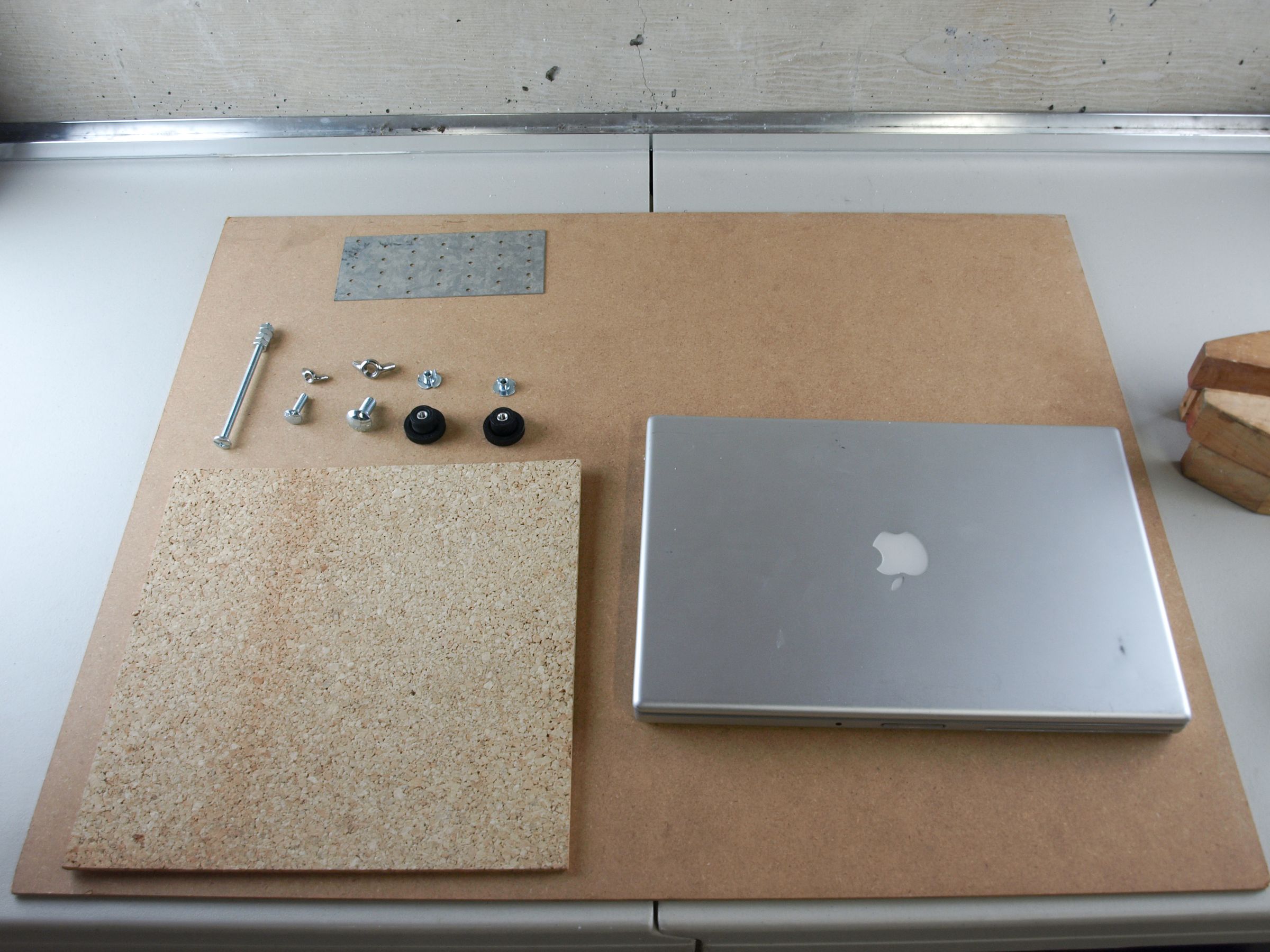 Tripod Laptop Stand 8 Steps (with Pictures) Instructables