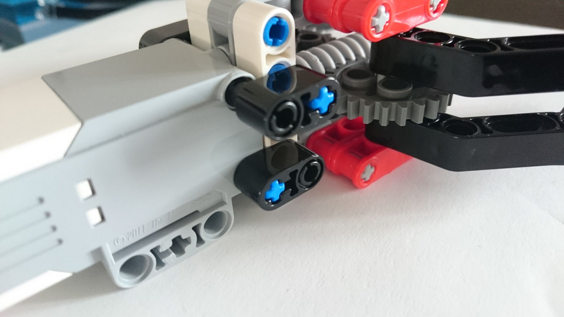 Simplest EV3 Robot Claw/Gripper 16 Steps Instructables