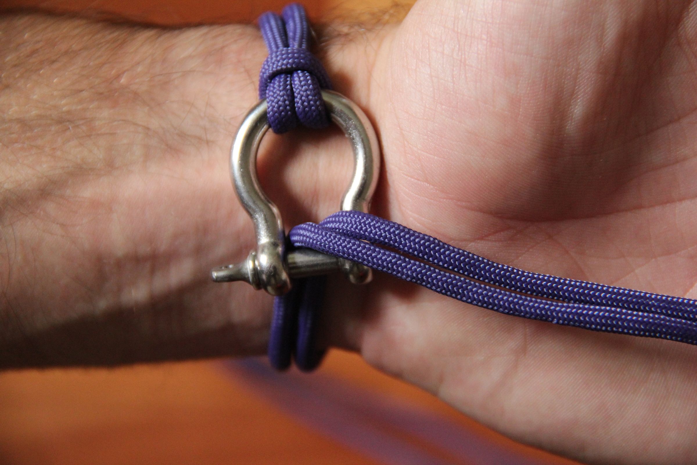 Quick Release Paracord Bracelet 9 Steps Instructables