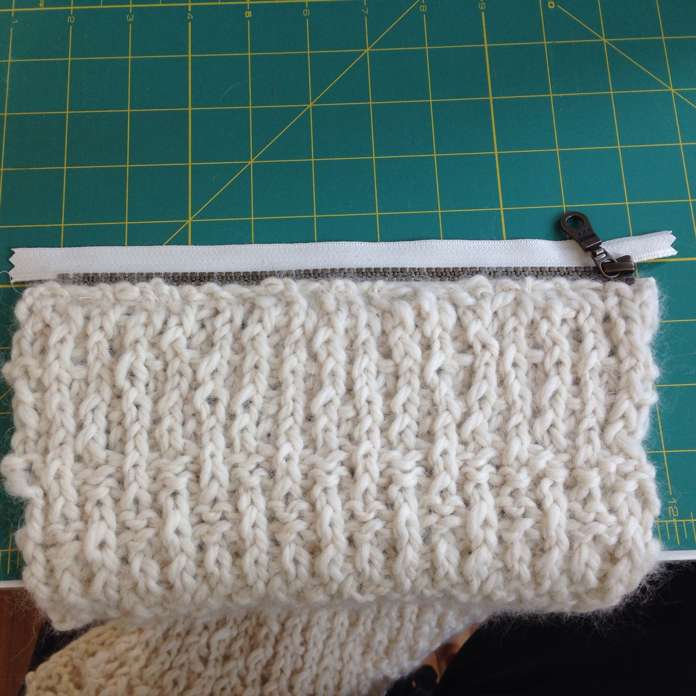 Add a Zipper to a Knit Cowl... 3 Steps (with Pictures) Instructables