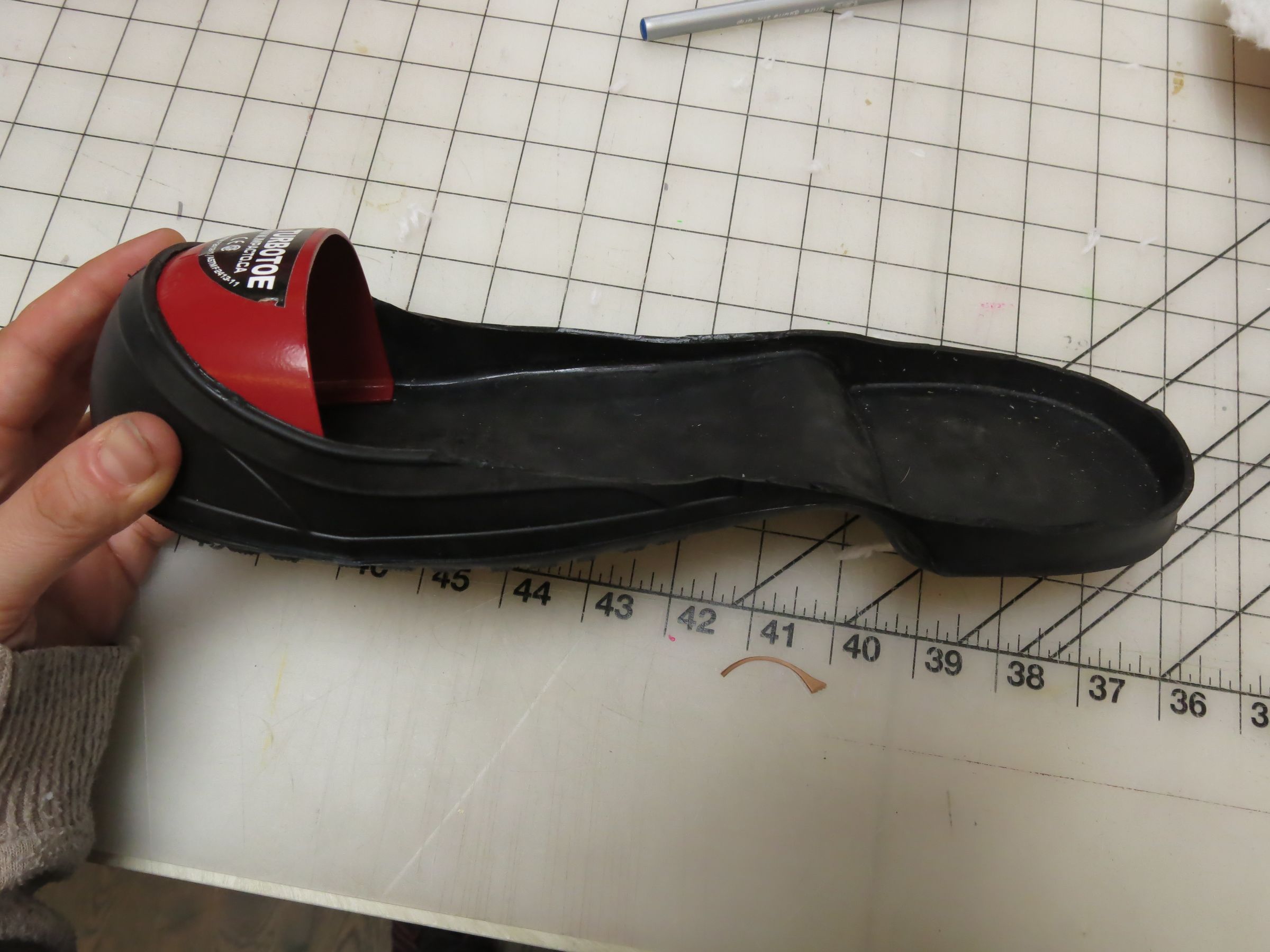 steel toe fuzzy slippers