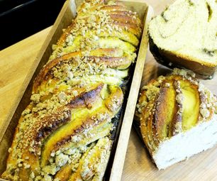 Matcha Honey Babka W/ Matcha Streusel Topping