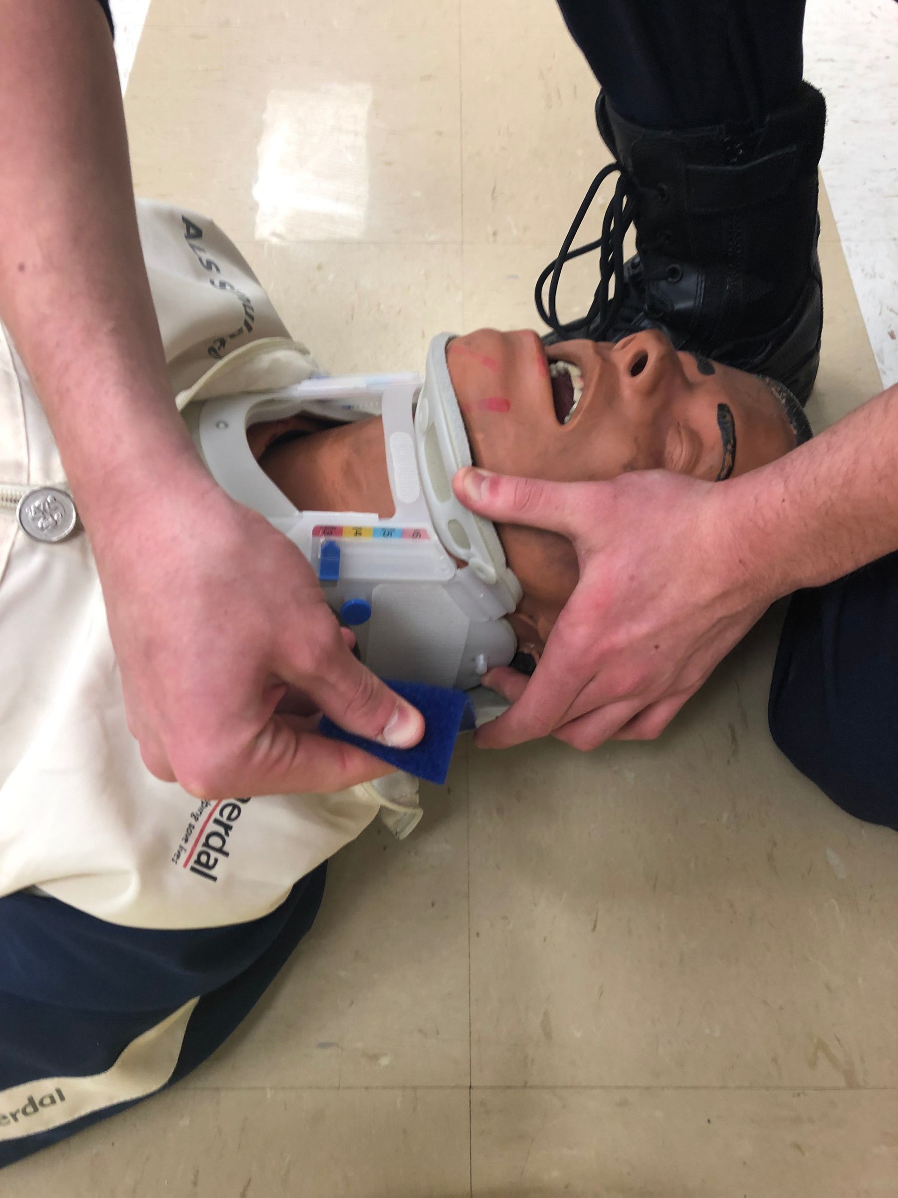 How to Backboard a Patient 5 Steps Instructables