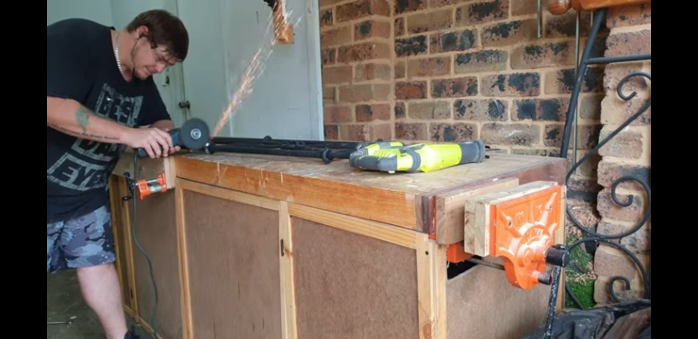 Convert an Old Bed Into a Bench Seat 12 Steps (with Pictures