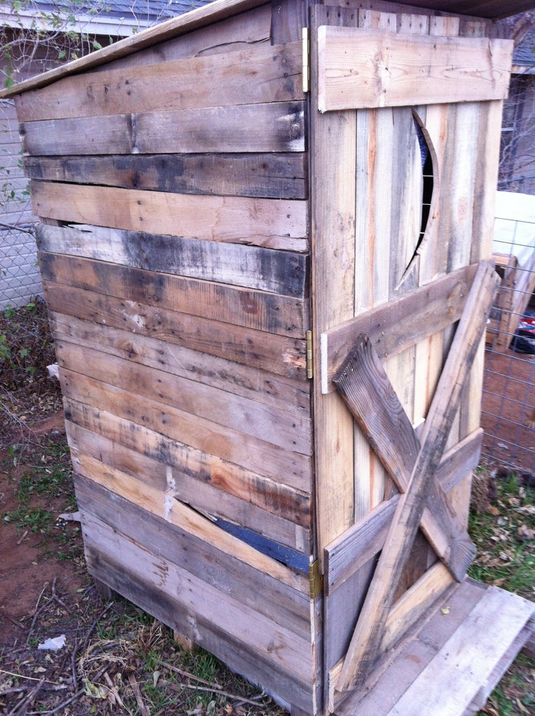 How to Build an Outhouse From Pallets 12 Steps Instructables