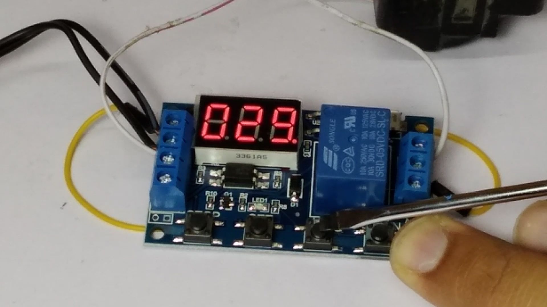 Automatic Chicken Door - Chicken Coop Door : 5 Steps - Instructables