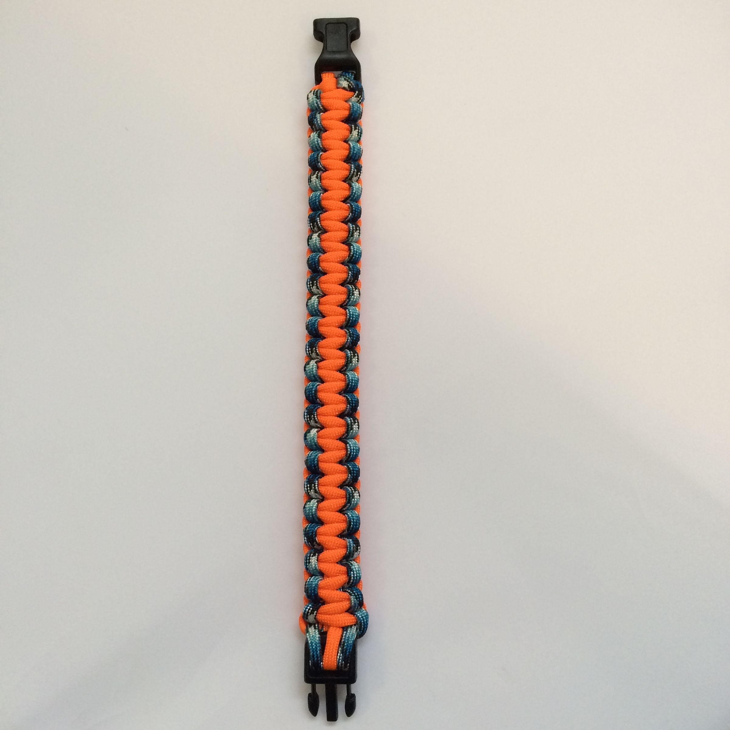 How to Make a Paracord Bracelet 5 Steps Instructables