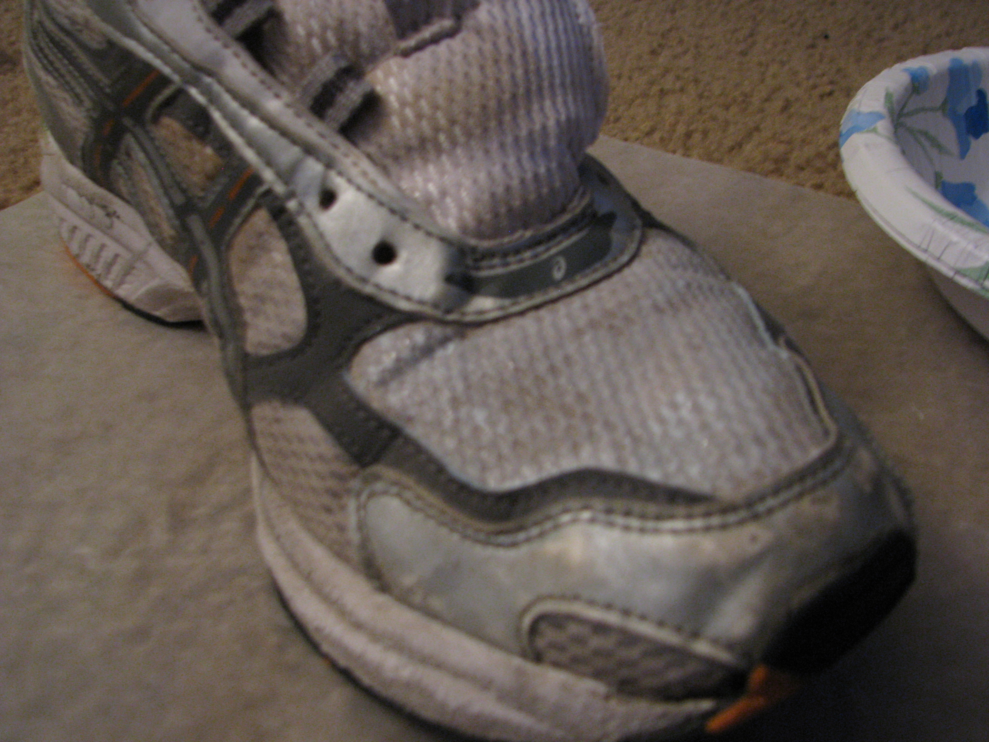 Safe Sneaks(Glow/Reflective Shoes) 6 Steps (with Pictures