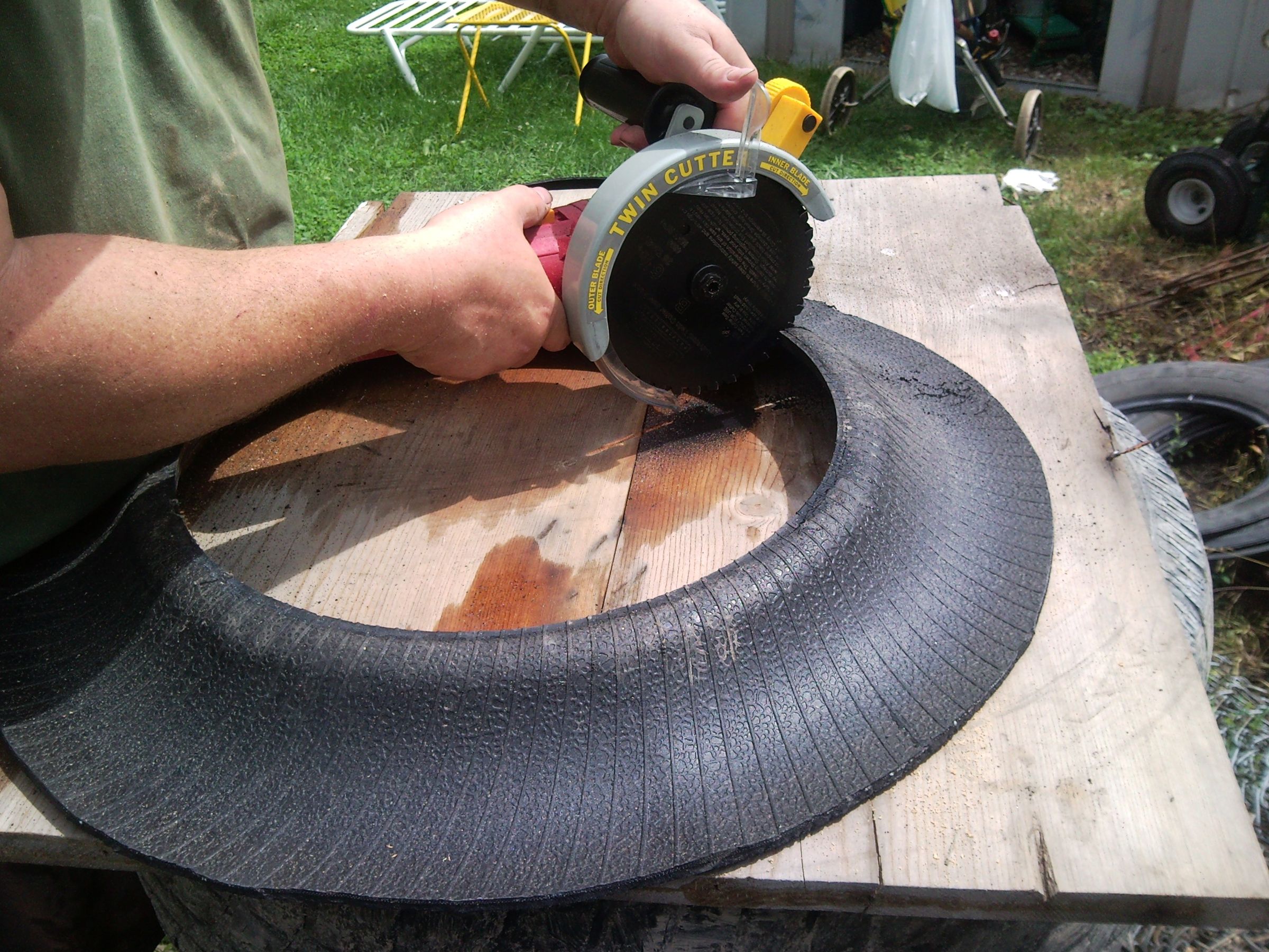 Used Tired Raised Garden & Tree Ring 6 Steps (with Pictures