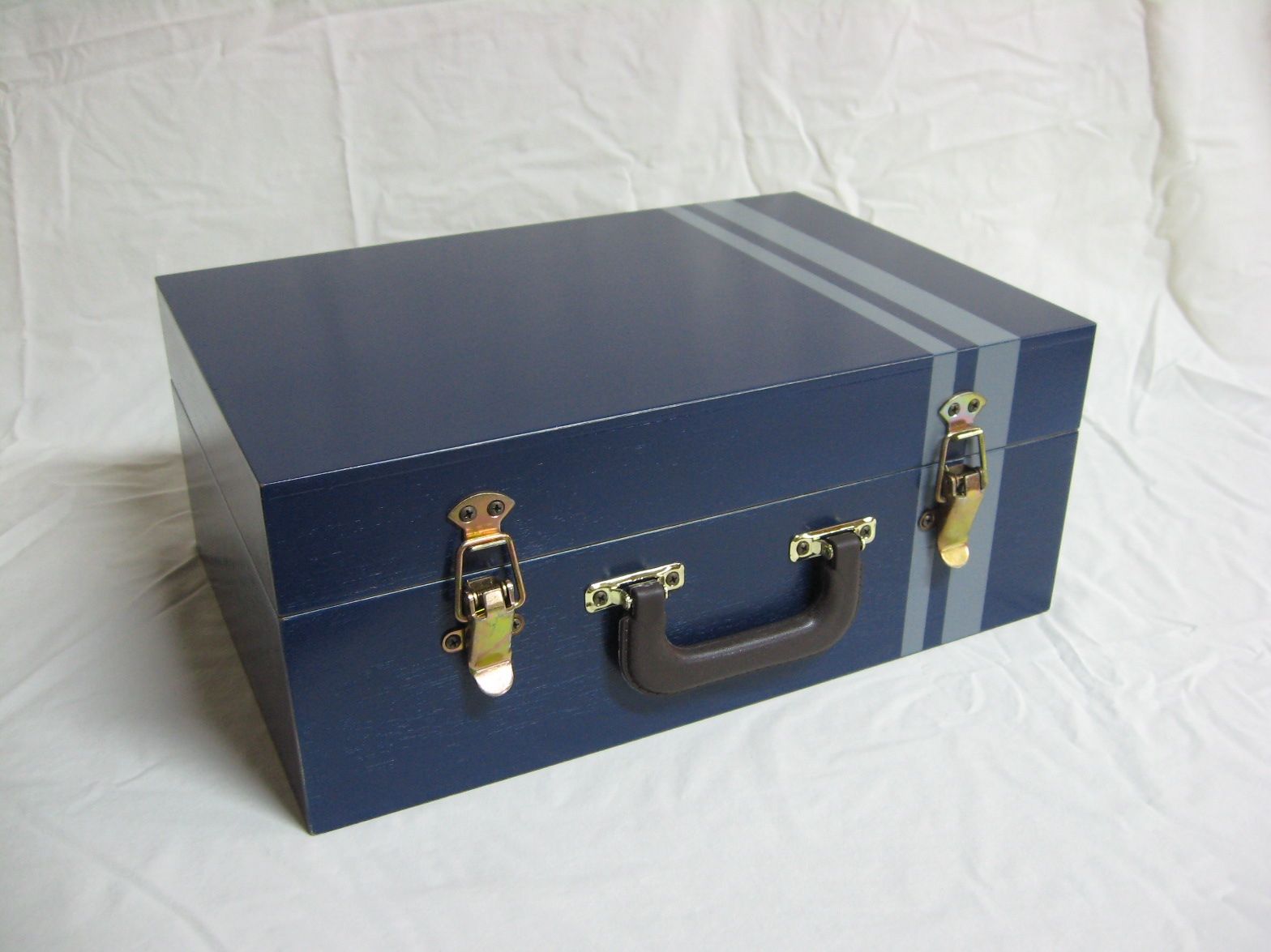 Wooden Suitcase 10 Steps (with Pictures) Instructables