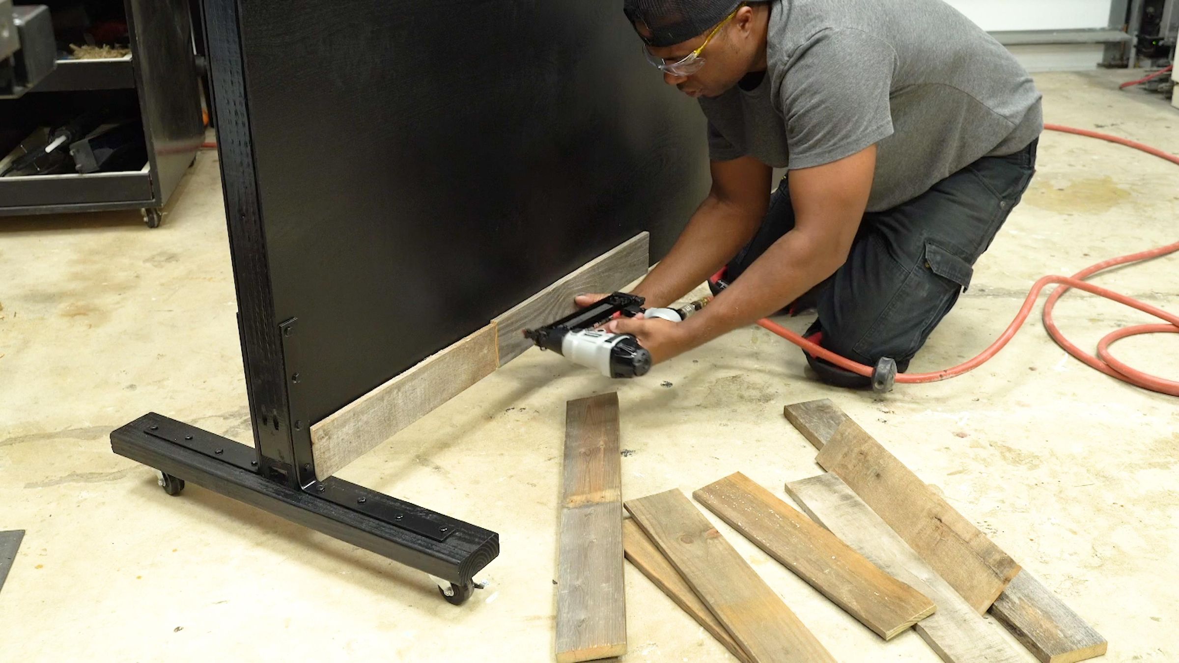 How to Build a Portable Pallet Wall 10 Steps (with Pictures