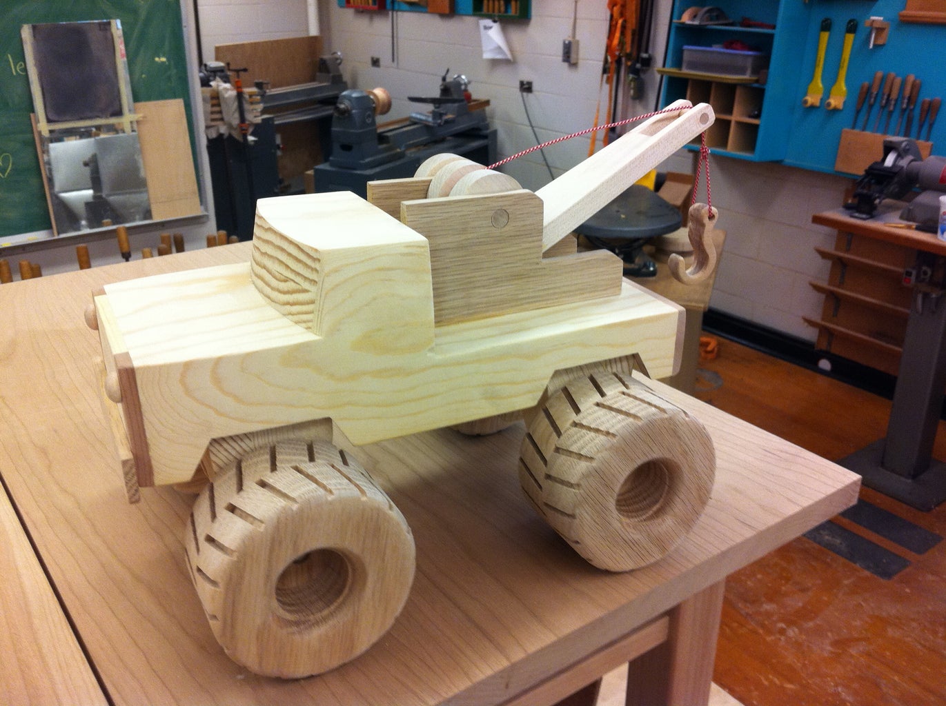 Monster Truck : 4 Steps (with Pictures) - Instructables