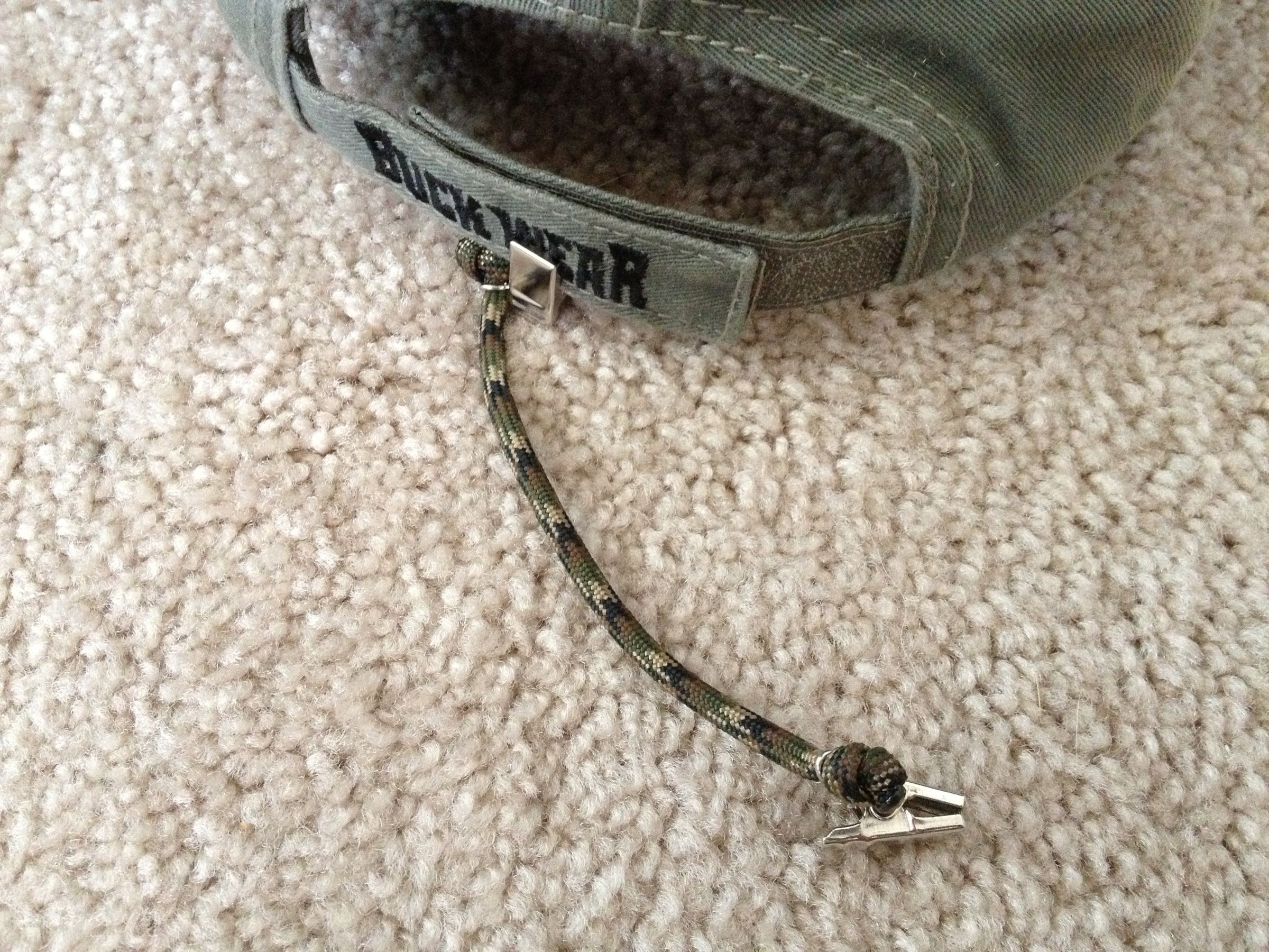 DYI Paracord Hat Clip to Keep Your Hat From Blowing Away 6 Steps