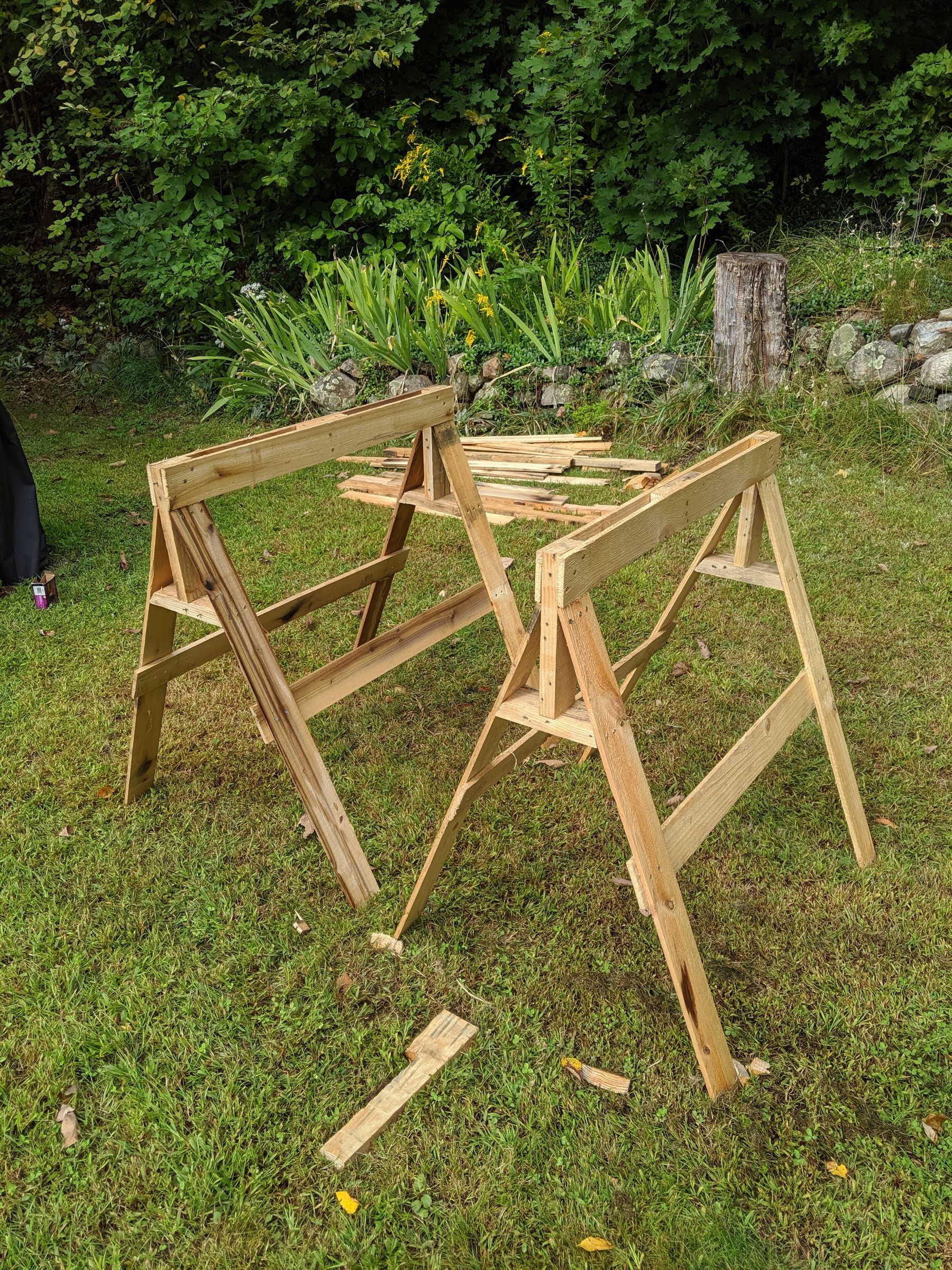 Sawhorse Made From Pallets : 5 Steps 