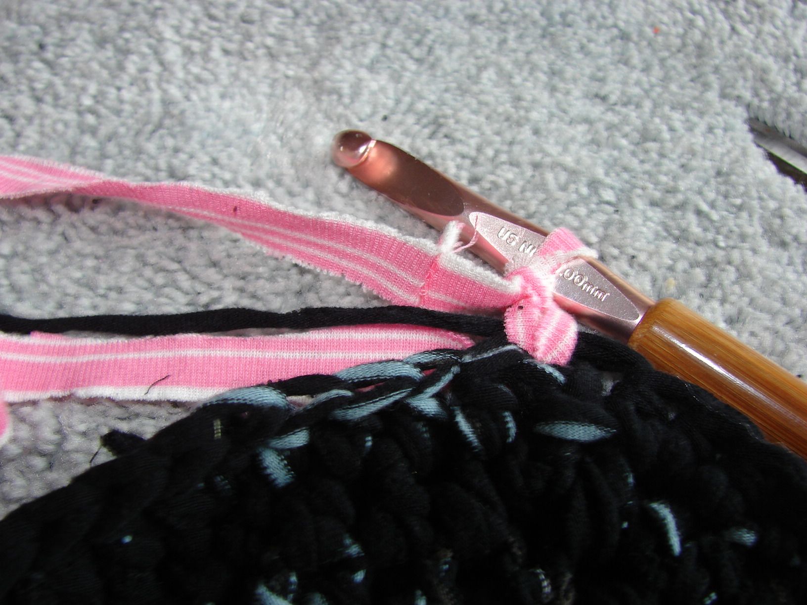 How to Crochet a Basket With Tshirt Yarn 17 Steps Instructables