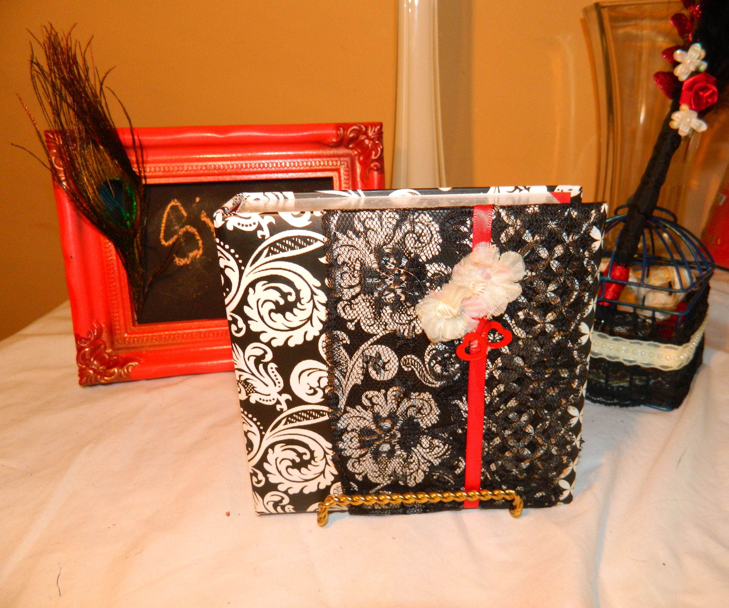 DIY guide for Wedding Sign In Decor, Pen and Upcycled Guestbook with step-by-step instructions