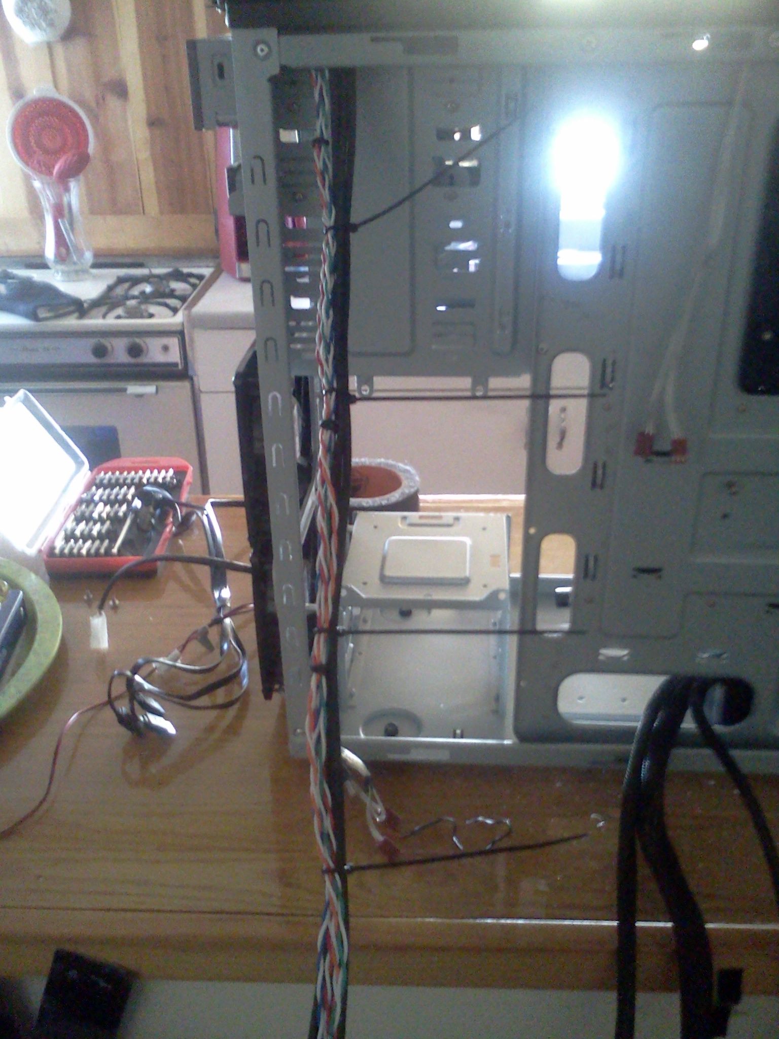 Guide to Computer Cable Management 11 Steps (with Pictures