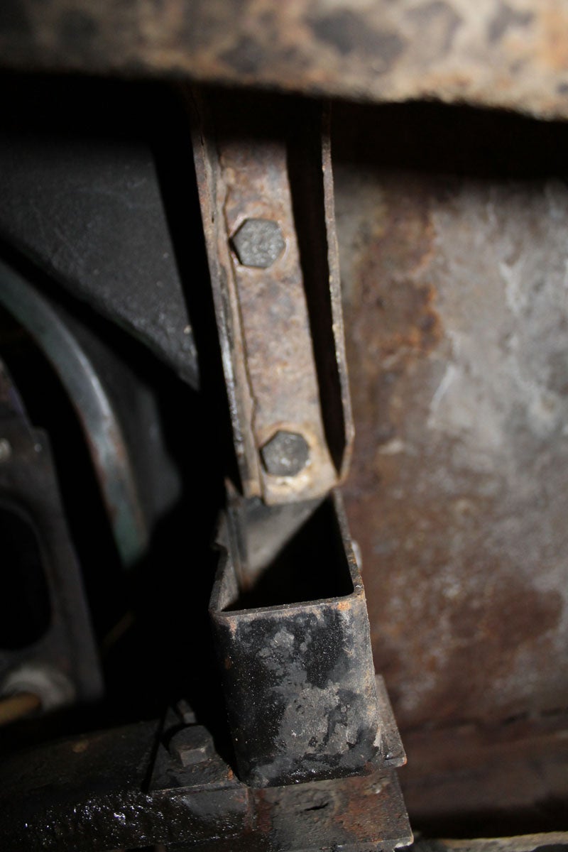 Removing the Engine and Transmission Together From a VW Type II Bay