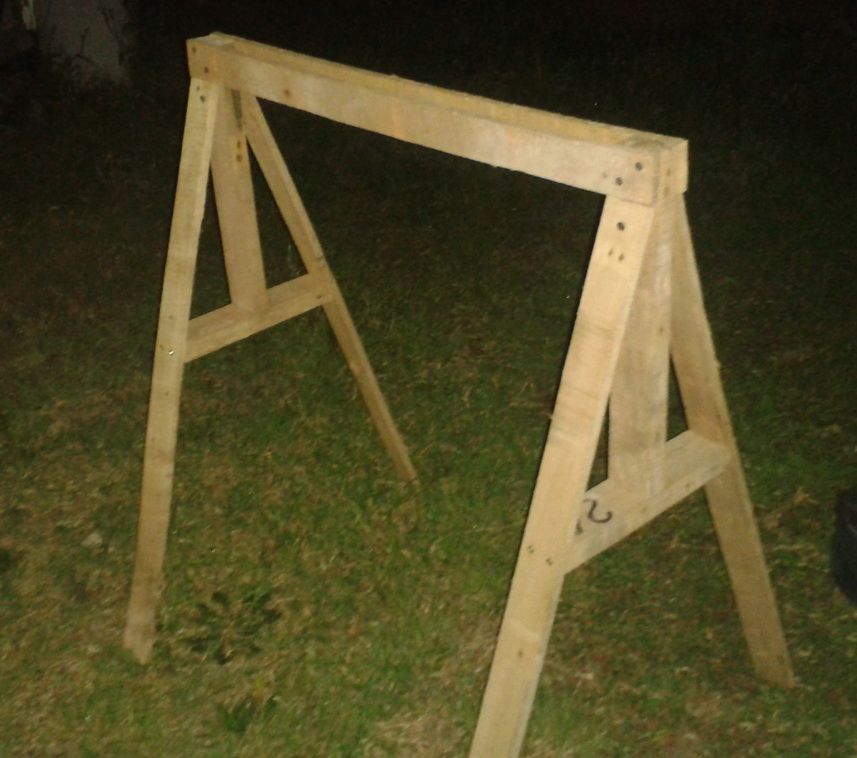 Sawhorse Made From Pallets : 5 Steps 