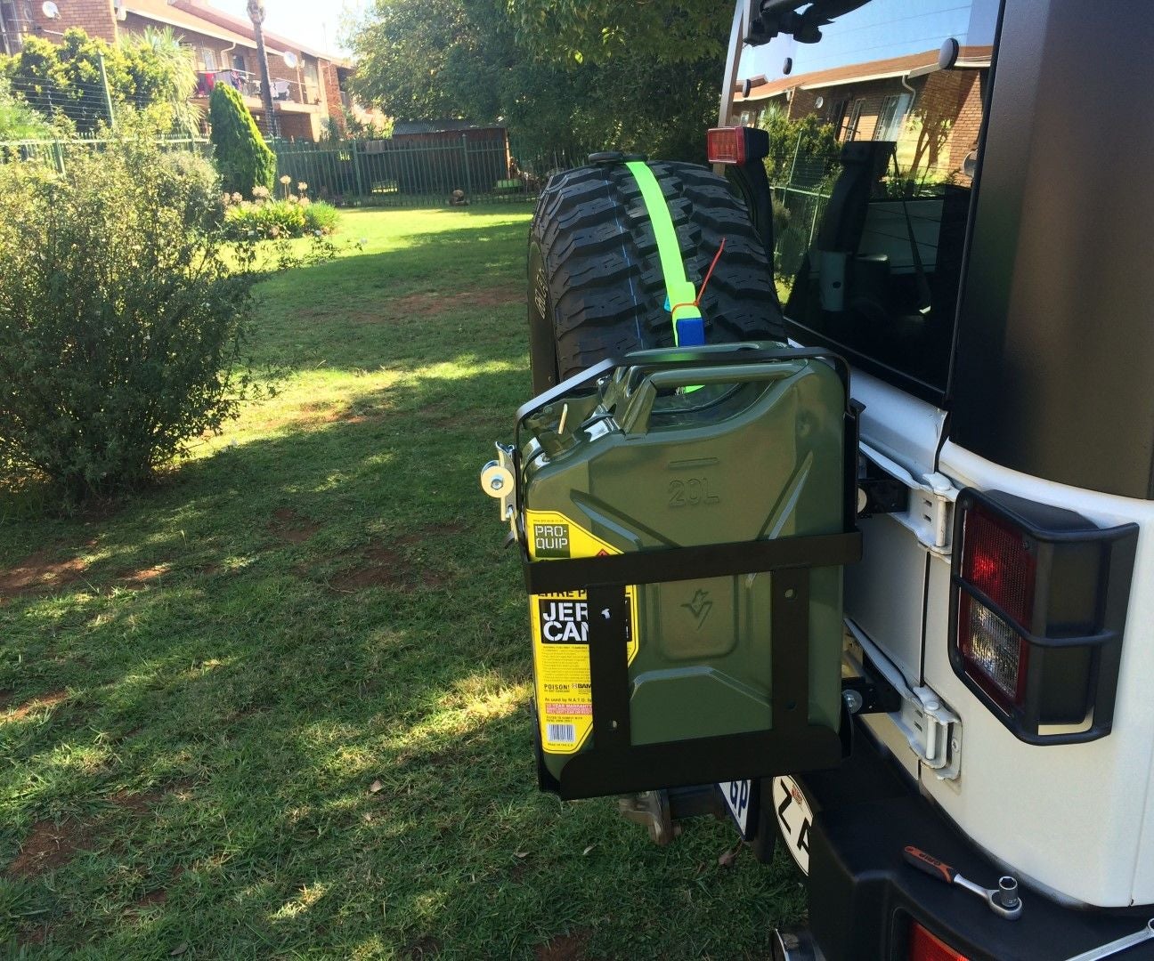 Jerrycan Mount With Parts Bought From a Hardware Store. 3 Steps