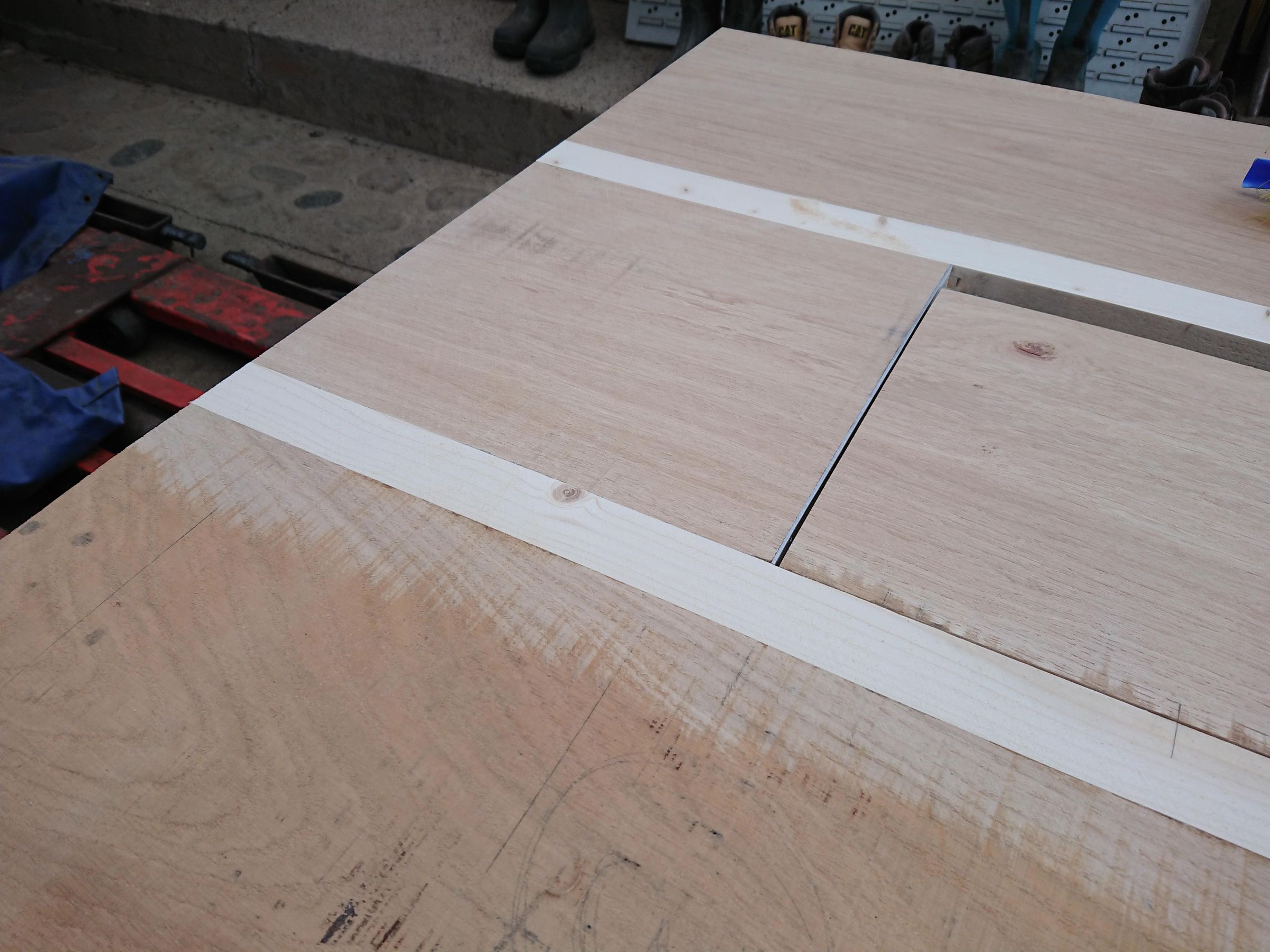 The "Work From Home" Solid Oak & Pine Kitchen Table 11 Steps (with