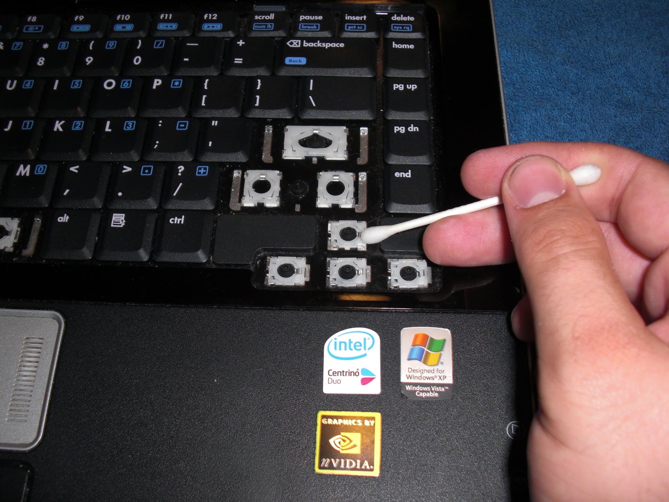 Clean Your Sticky Laptop Keyboard : 9 Steps - Instructables