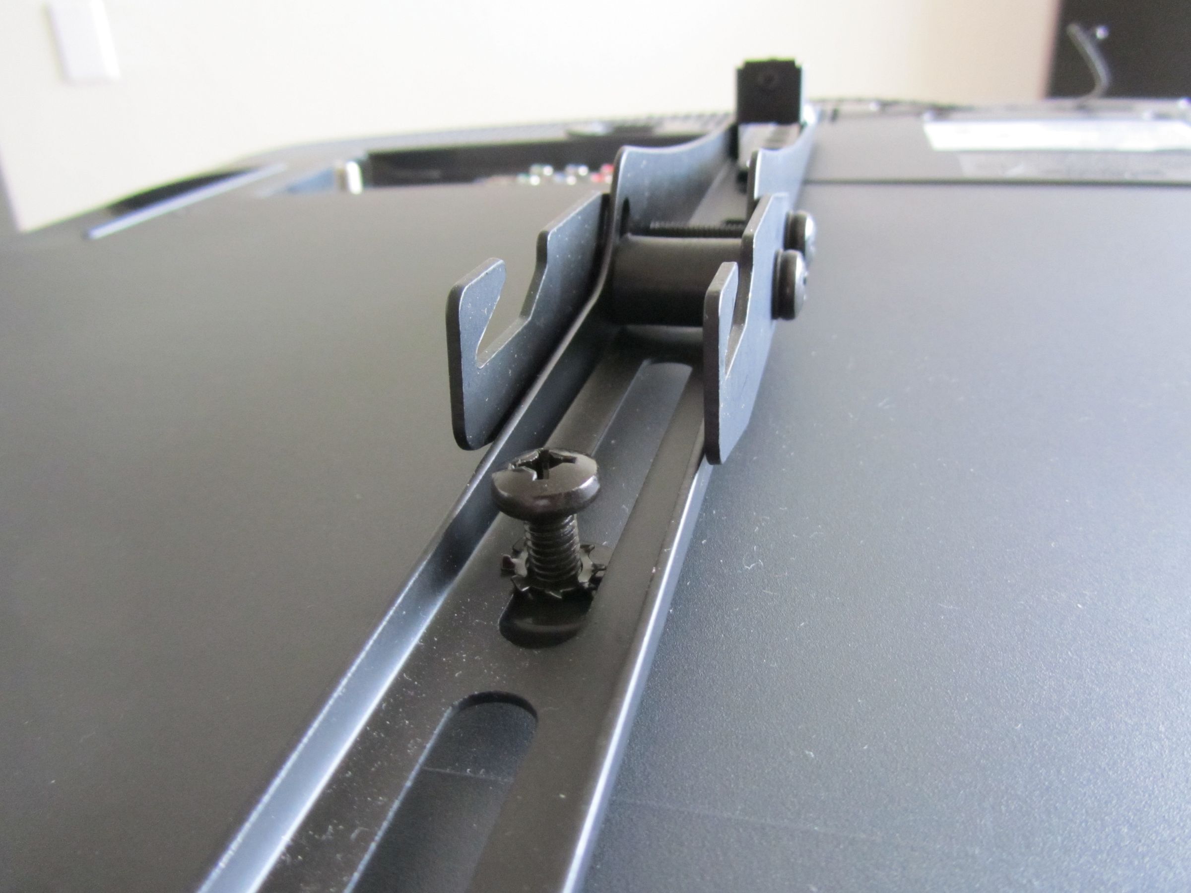 How to Wall Mount a Television (using a Cheetah Mount) 8 Steps (with