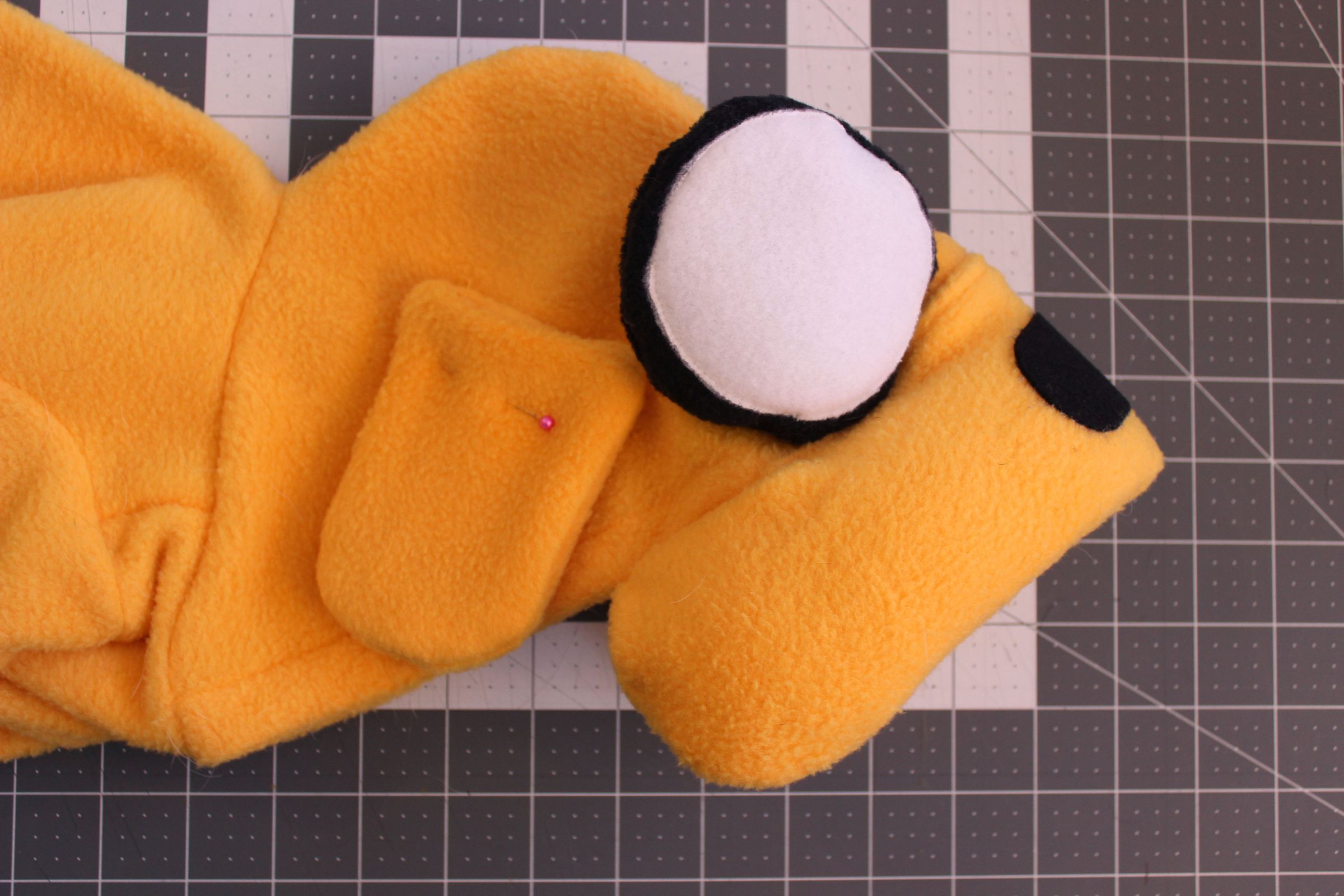 ADVENTURE TIME JAKE THE DOG DOG COSTUME 6 Steps (with Pictures