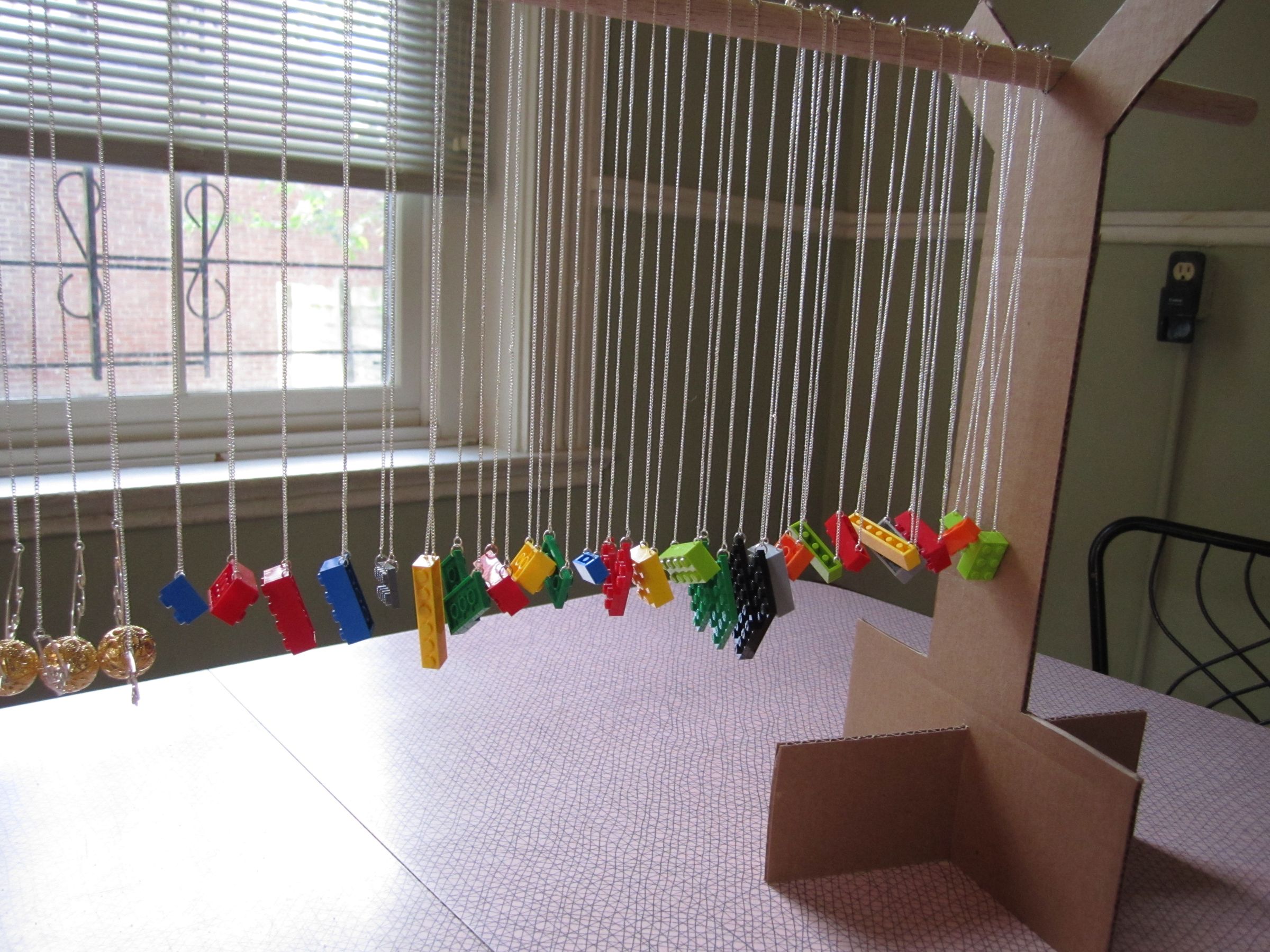 Make a Display Stand for Necklaces! 5 Steps (with Pictures