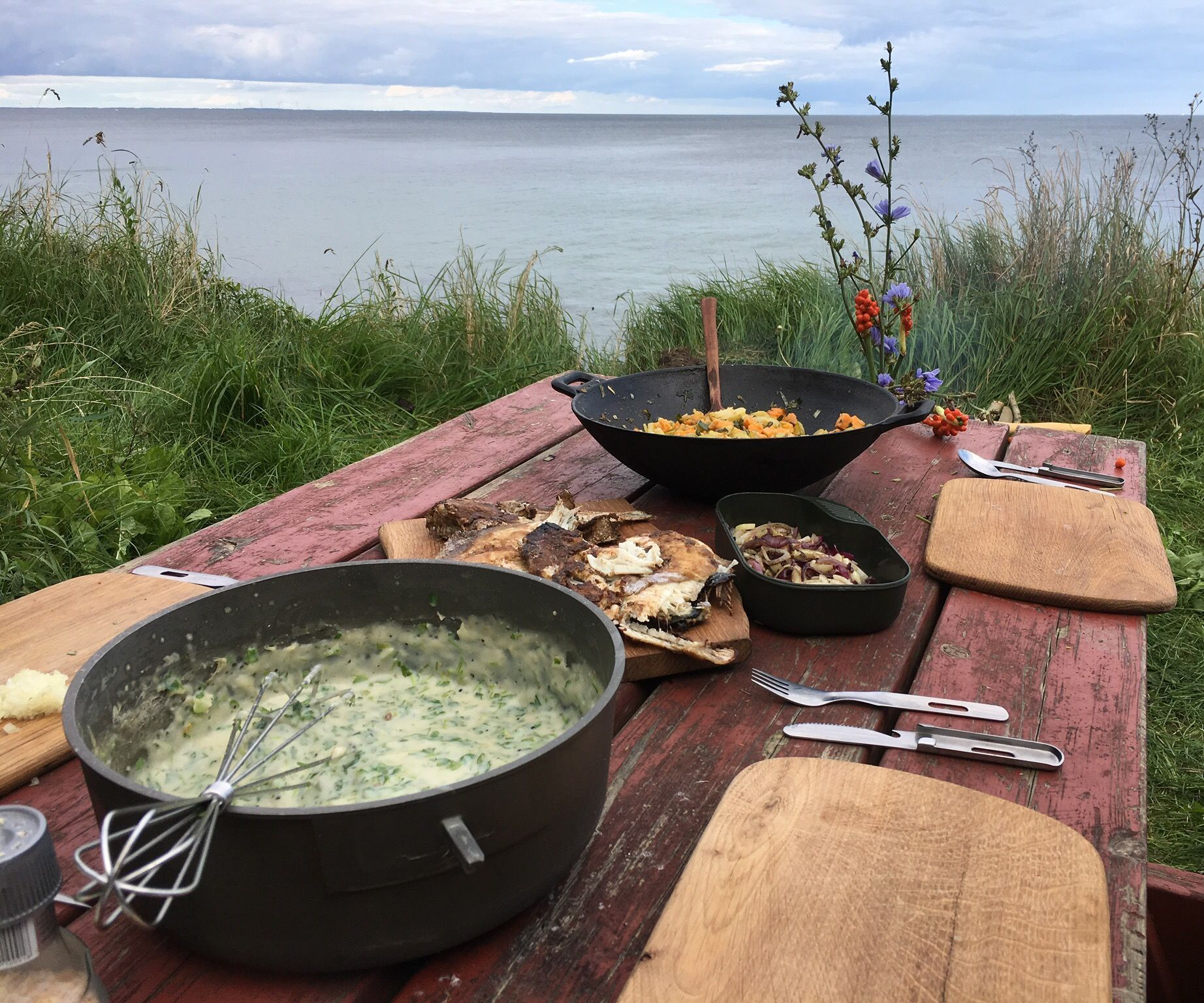 Underwater Hunting and Primitive Gourmet! 