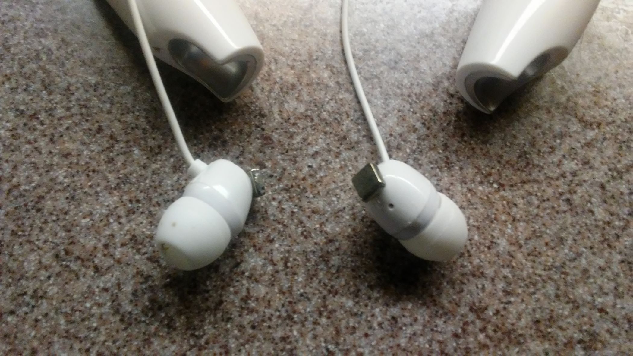 Make the on Wireless Headphones Stronger. 4 Steps Instructables