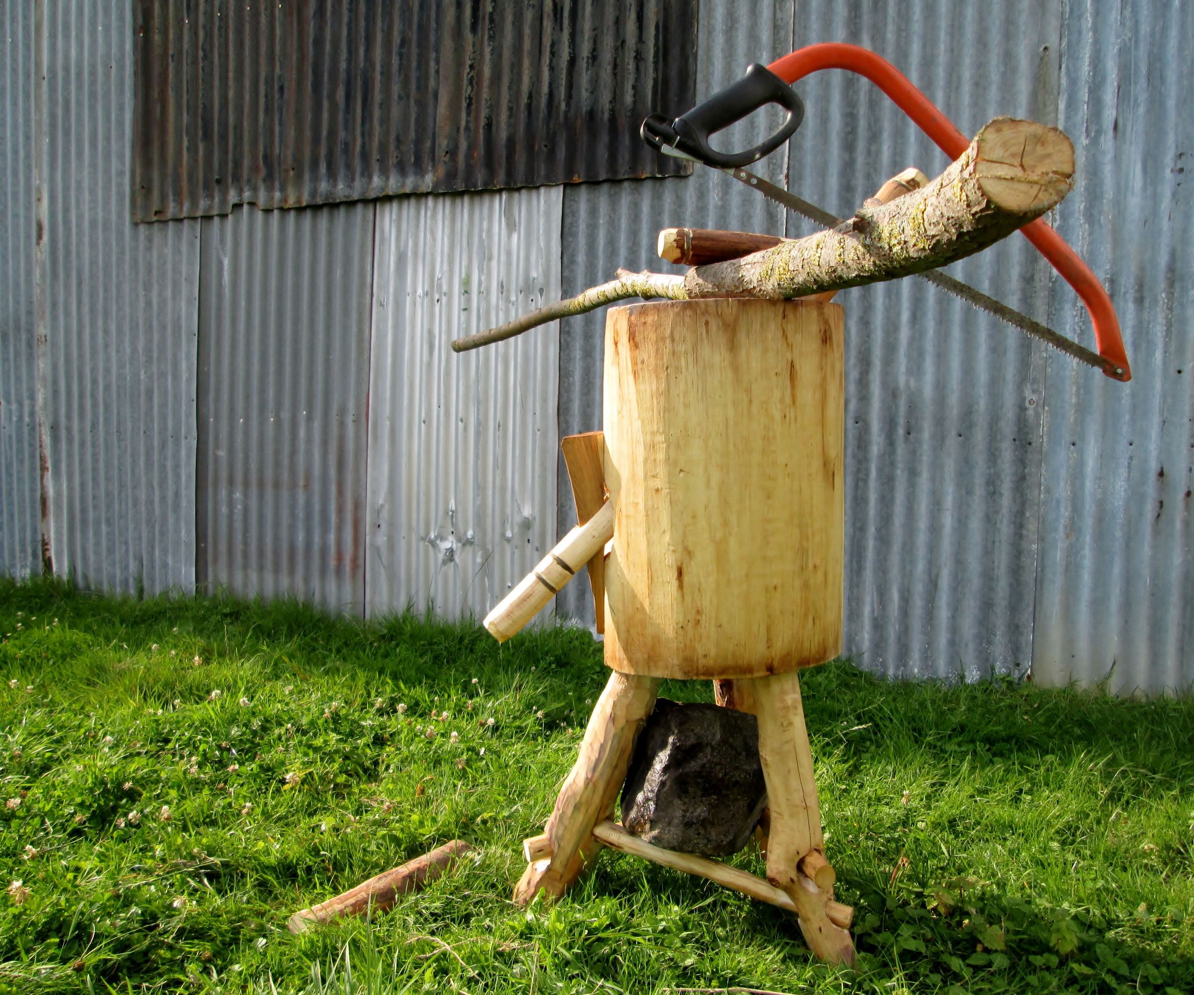 'frontier style' workmate - no power tools DIY Project DIY Project Image