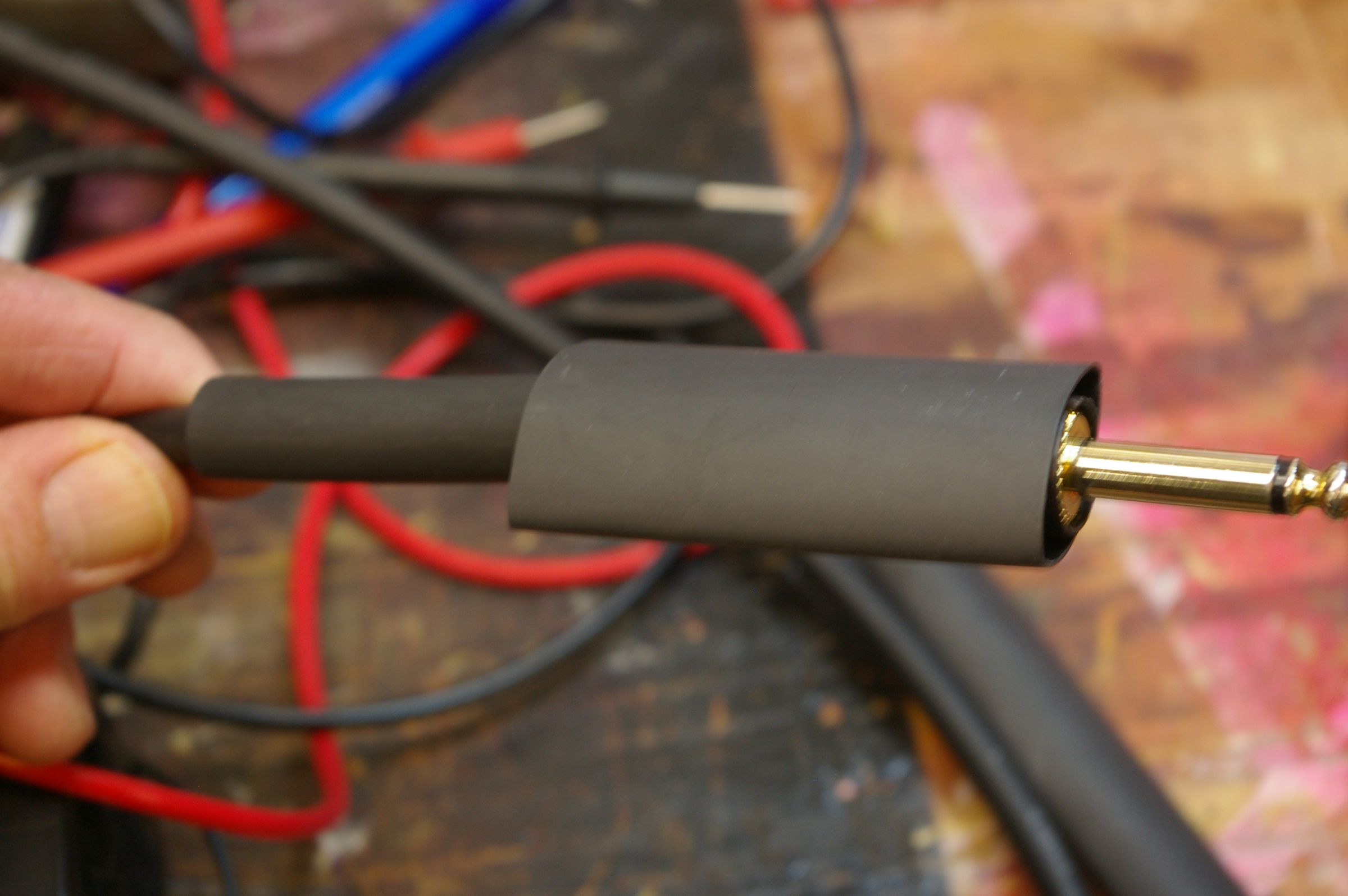 How to Fix, Repair or Make a 1/4" Inch Guitar Cable 8 Steps