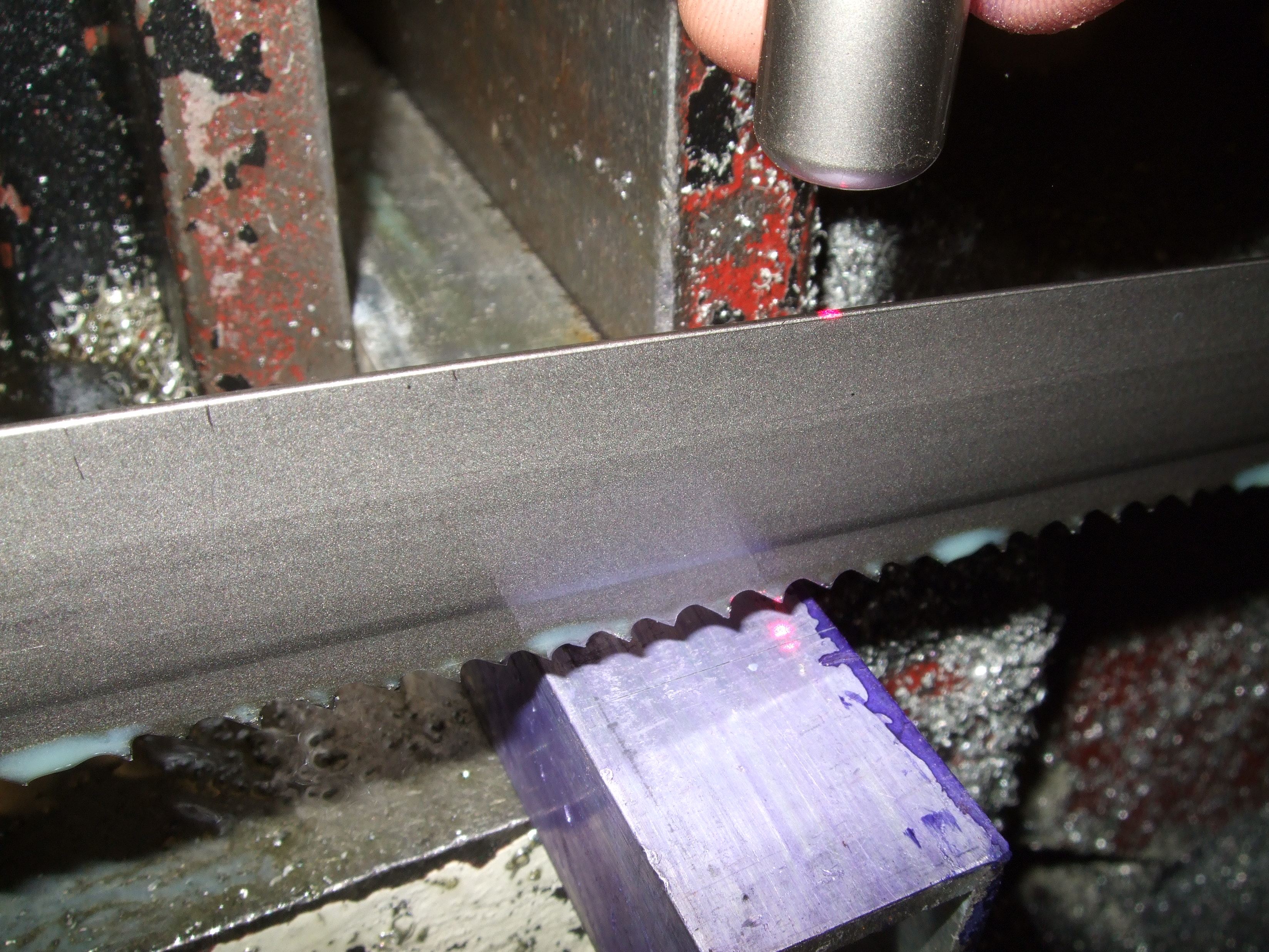 How to Use a Horizontal Bandsaw (With Accuracy and Precision) 7 Steps