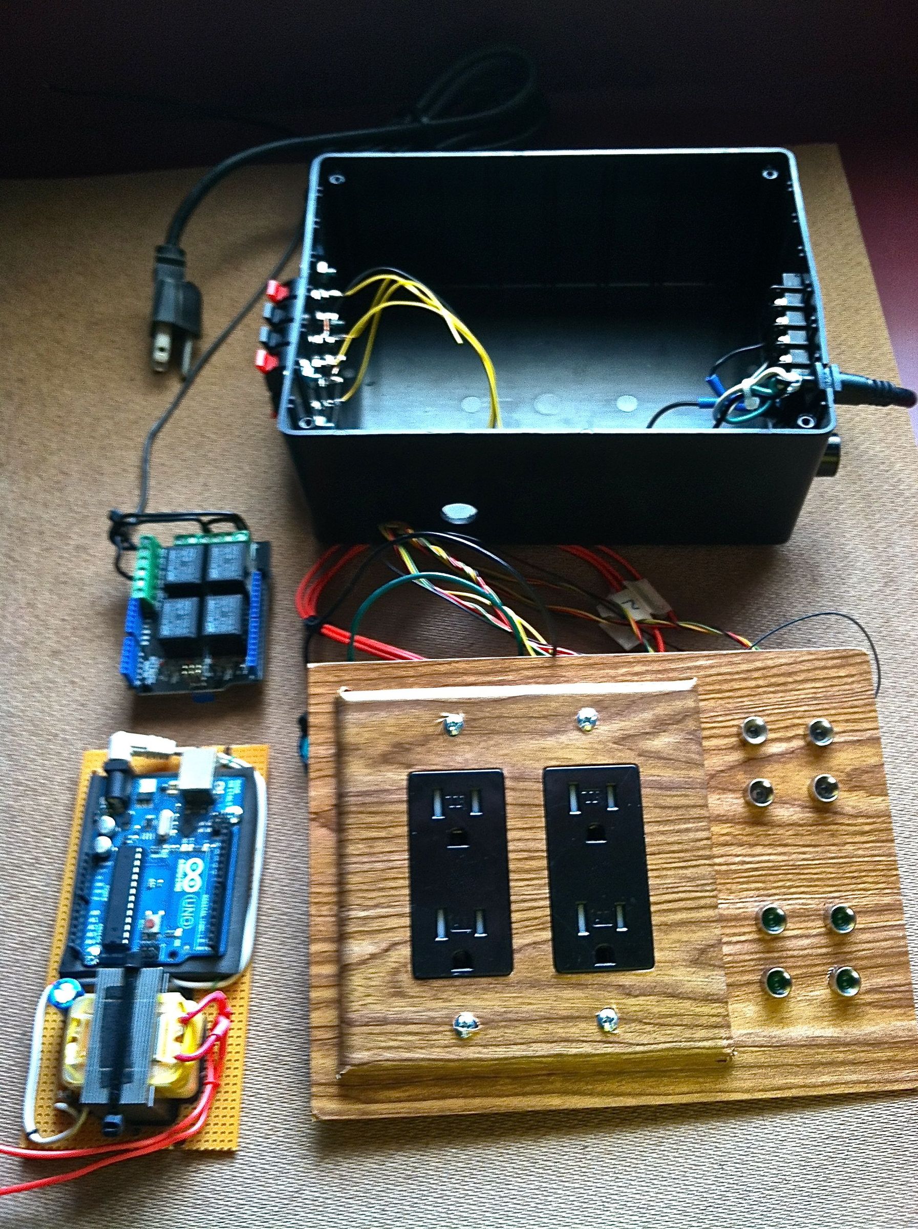 Plugduino Arduino Based 120 Volt Outlet Controller 15 Steps (with