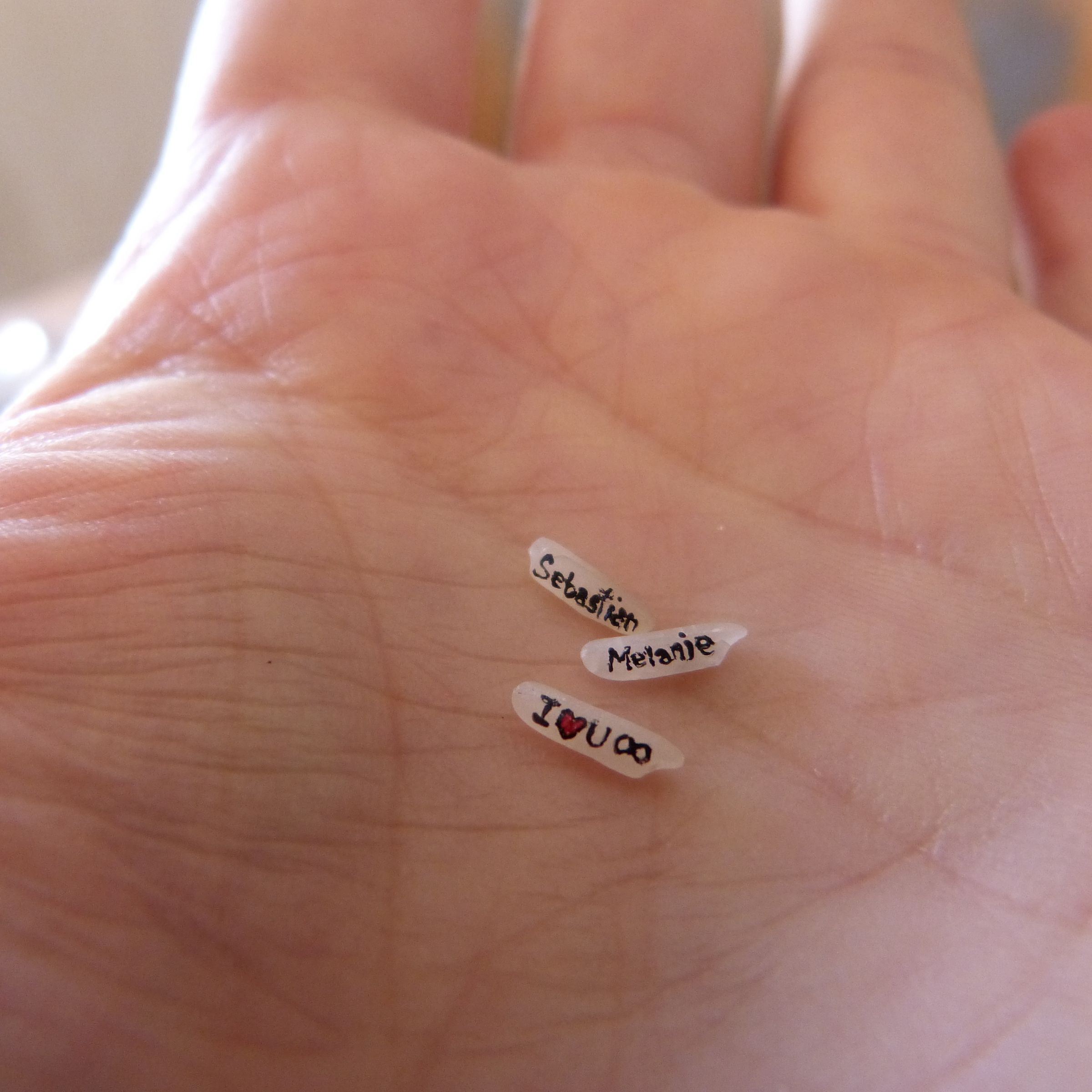 Name on Rice Seed Pendant : 10 Steps 